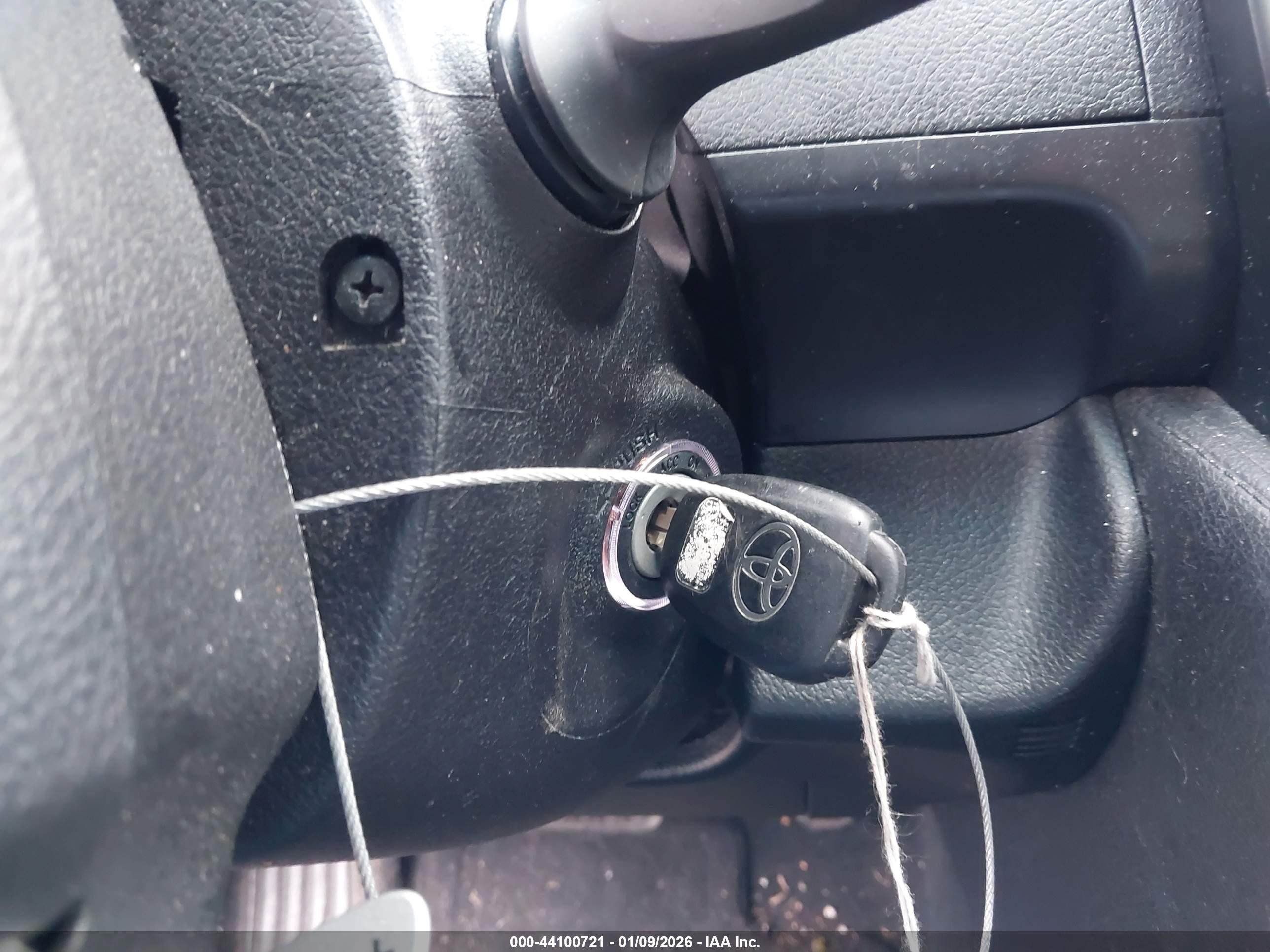 TOYOTA CAMRY image 11