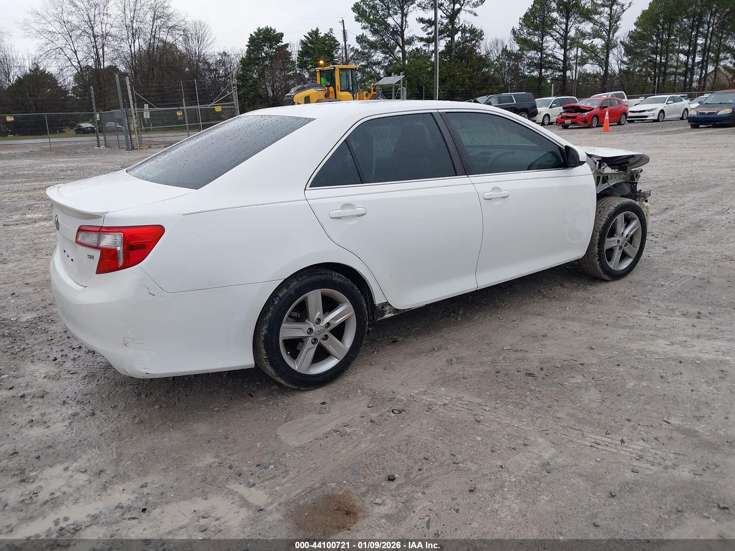 TOYOTA CAMRY image 4