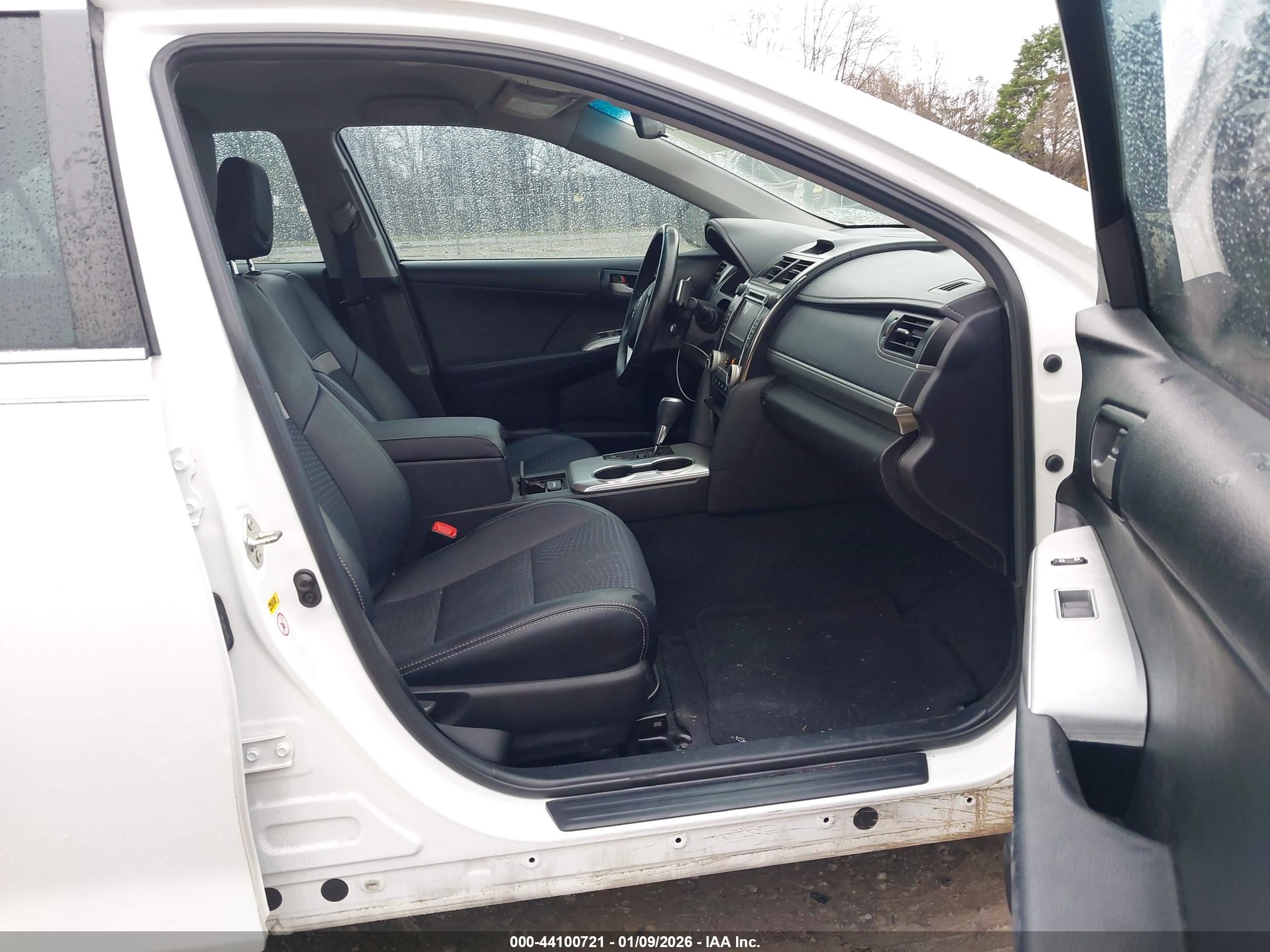 TOYOTA CAMRY image 5