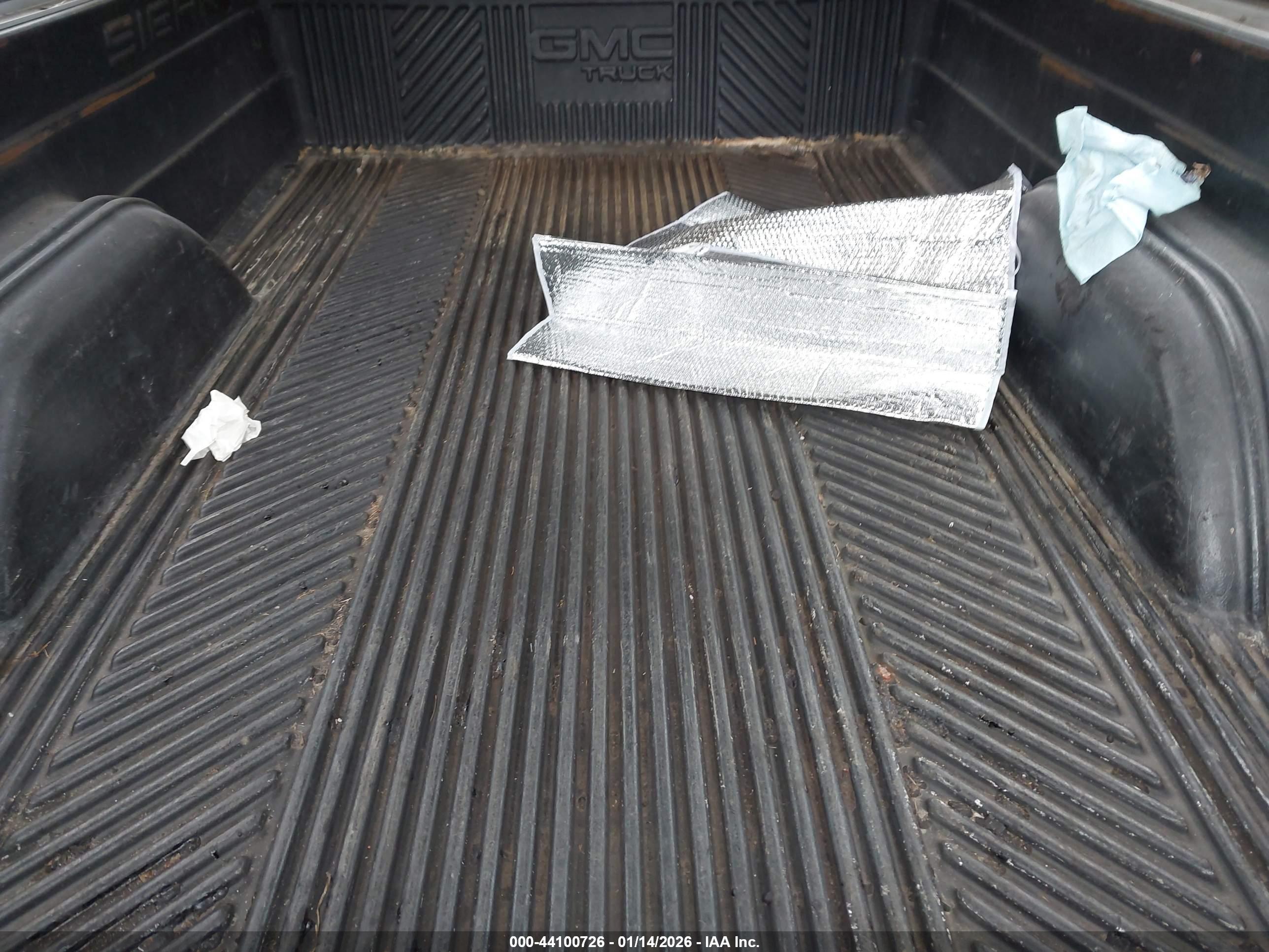 GMC GMT-400 image 8