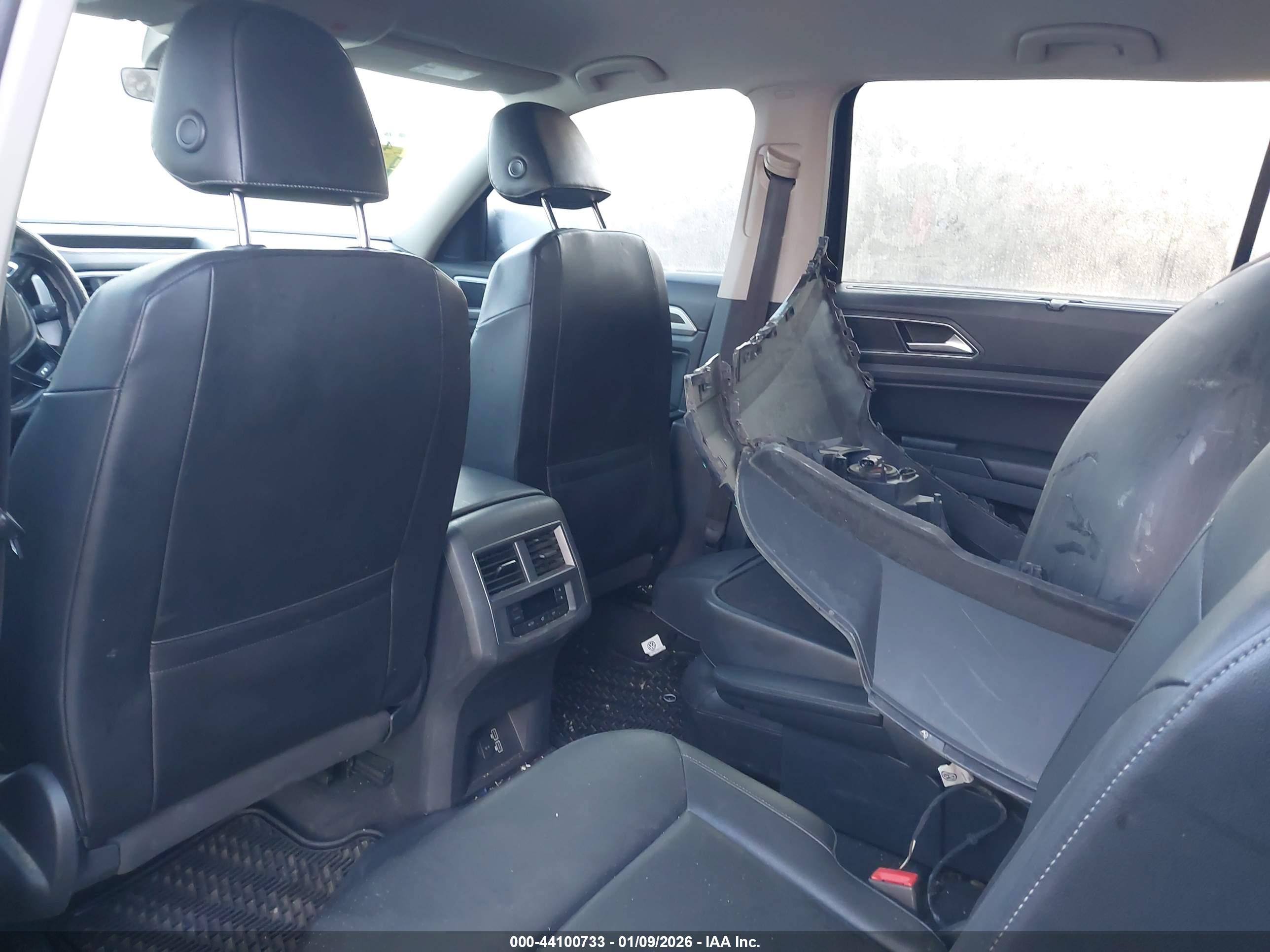VOLKSWAGEN ATLAS image 8