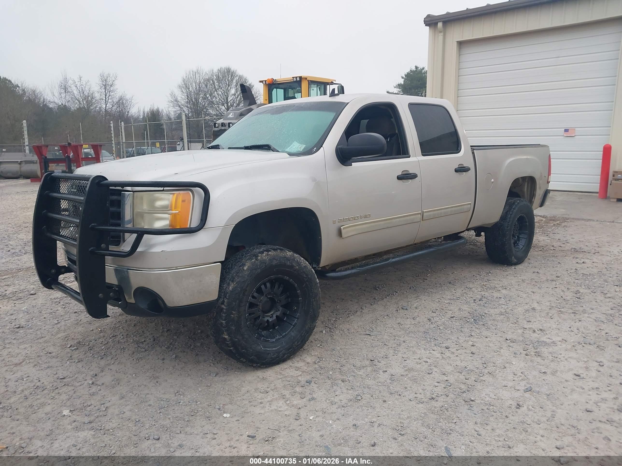 GMC SIERRA image 2