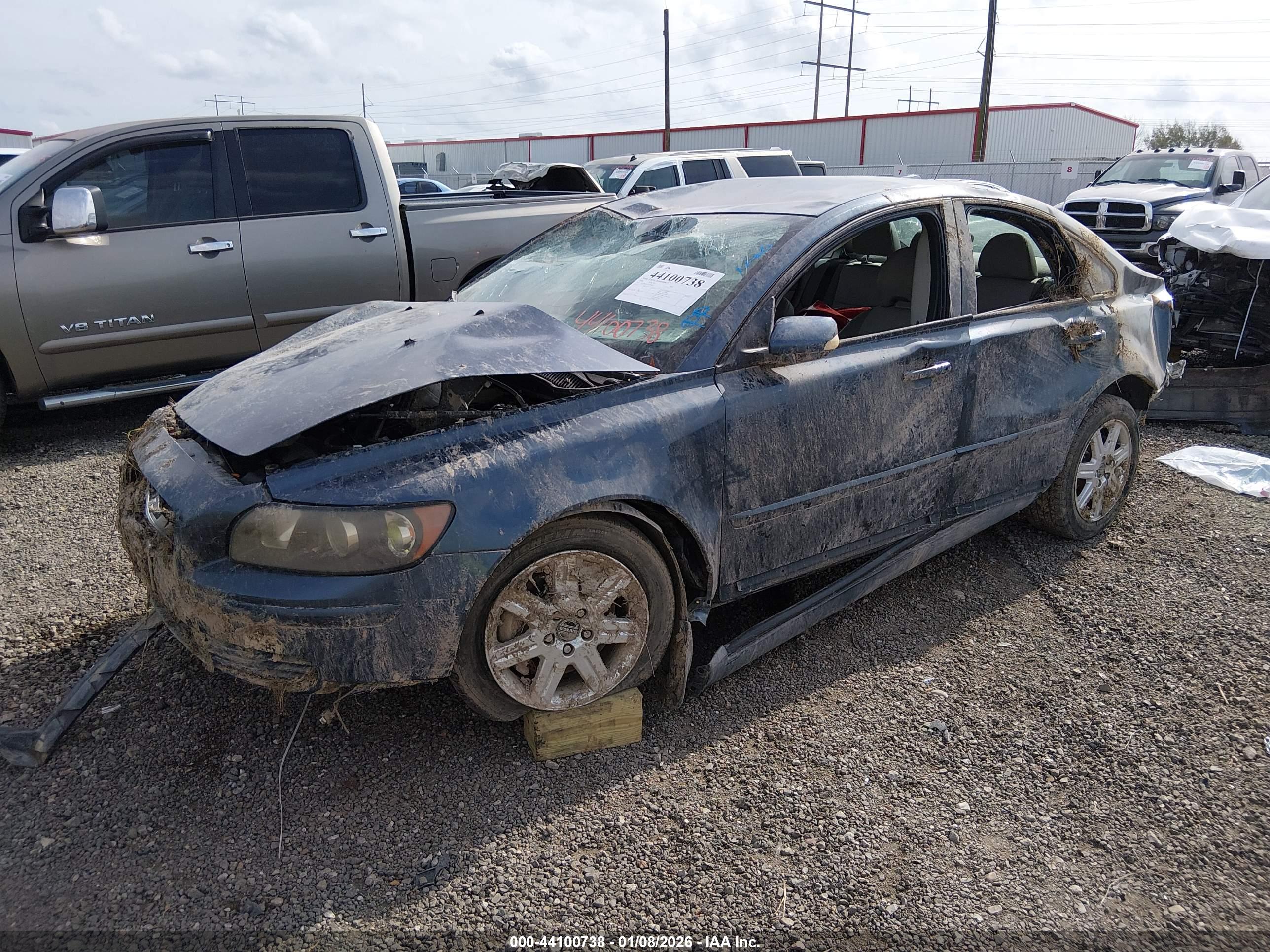 VOLVO S40 image 2
