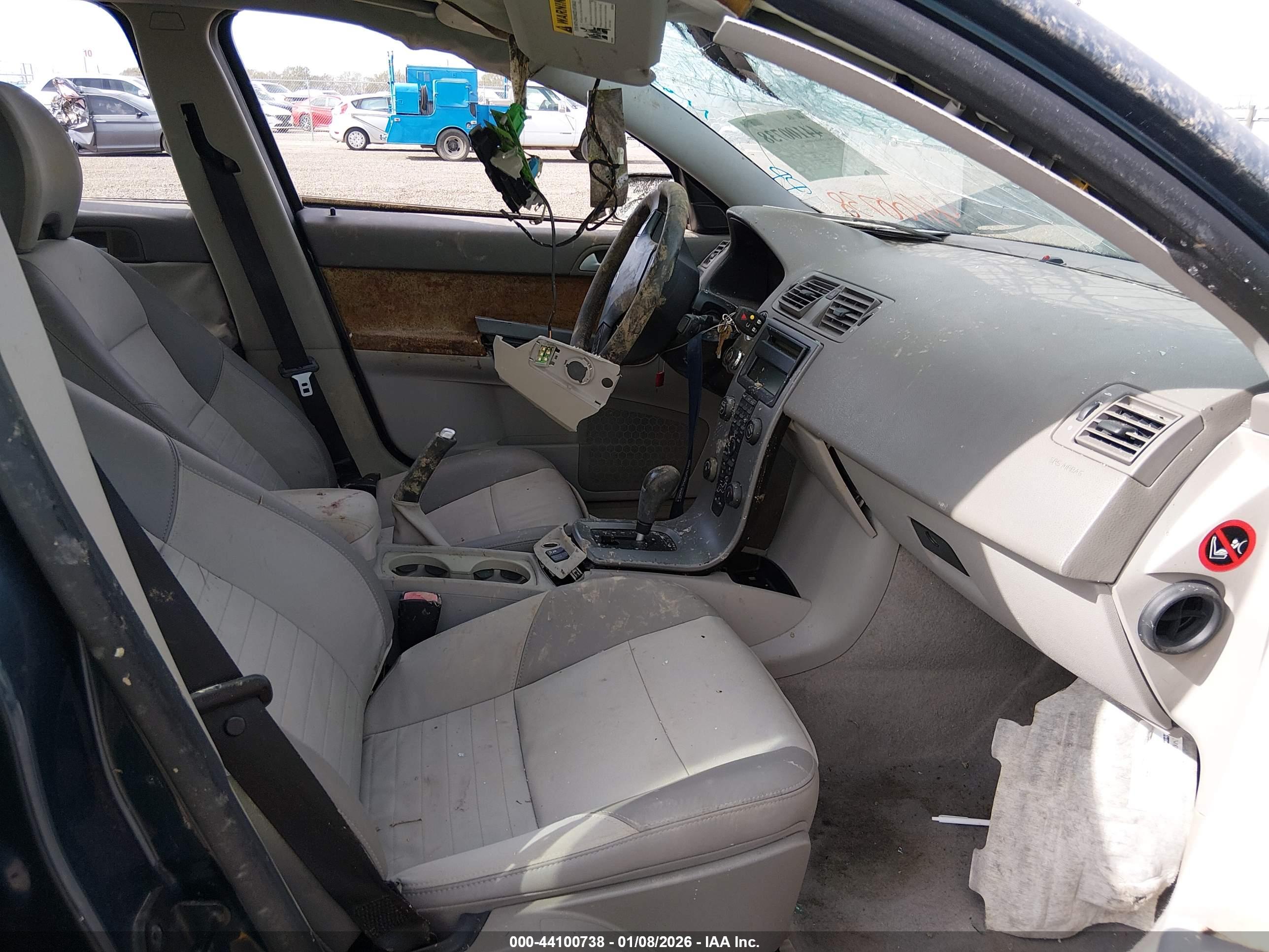 VOLVO S40 image 5