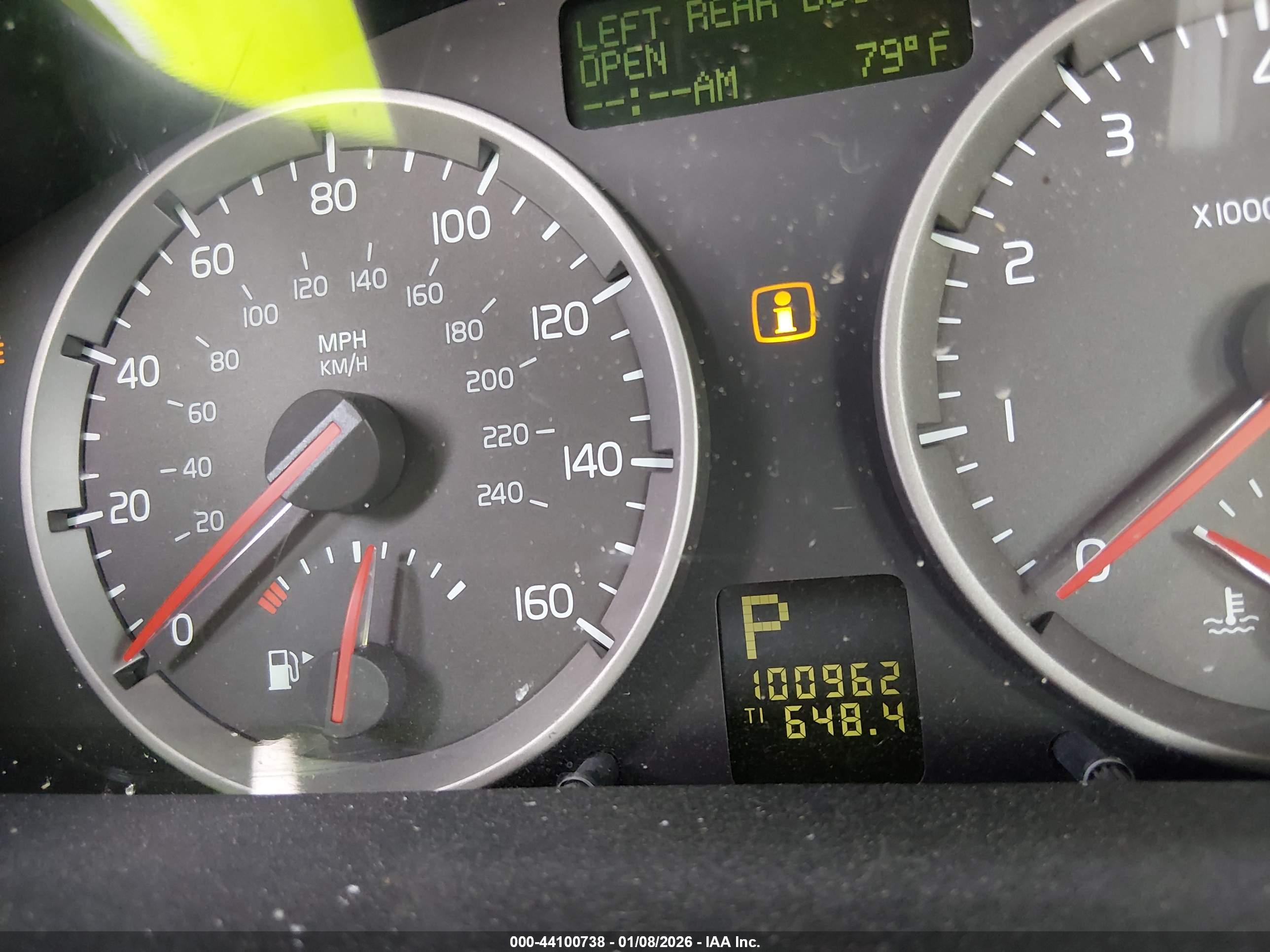 VOLVO S40 image 7