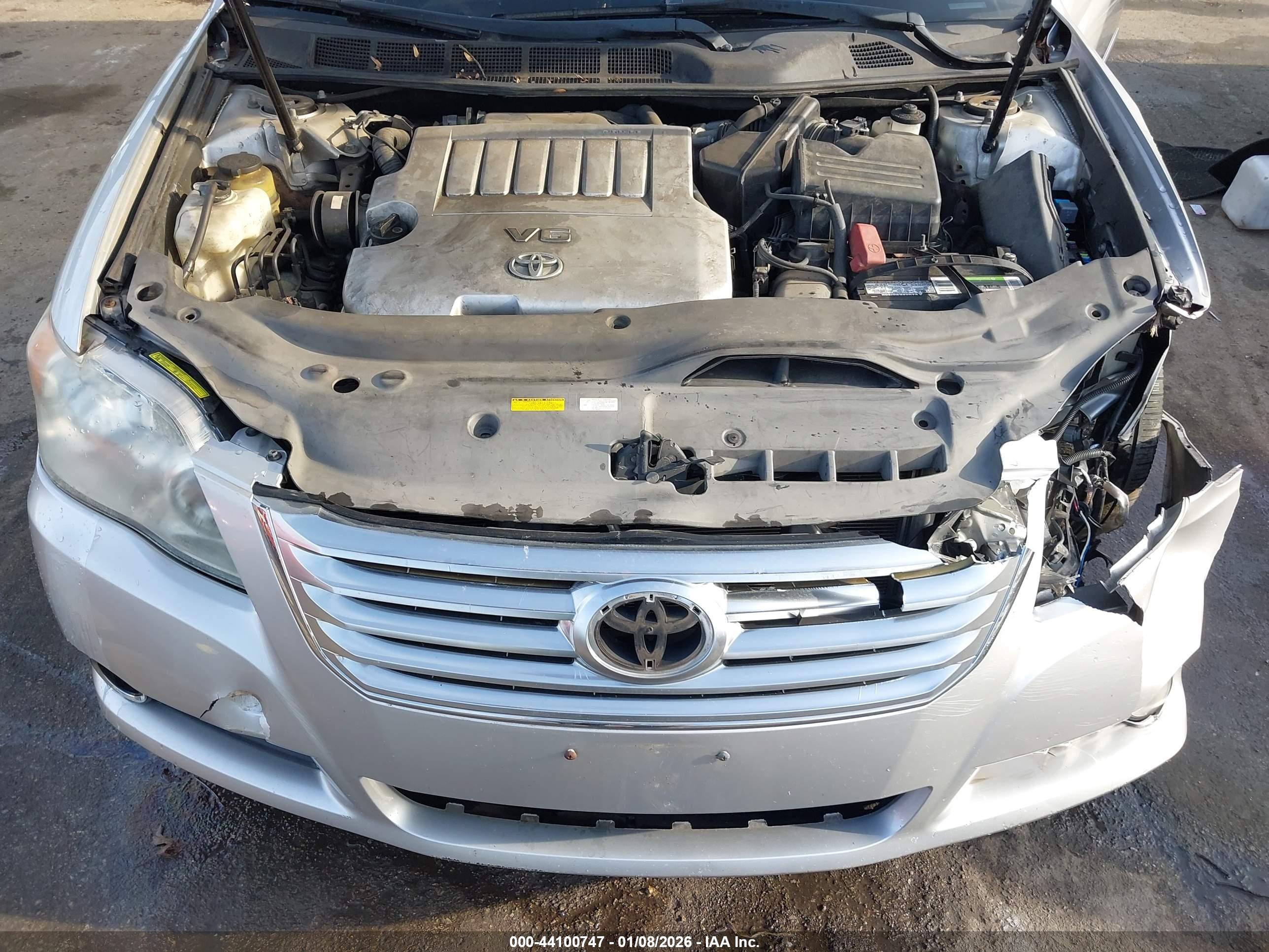 TOYOTA AVALON image 10