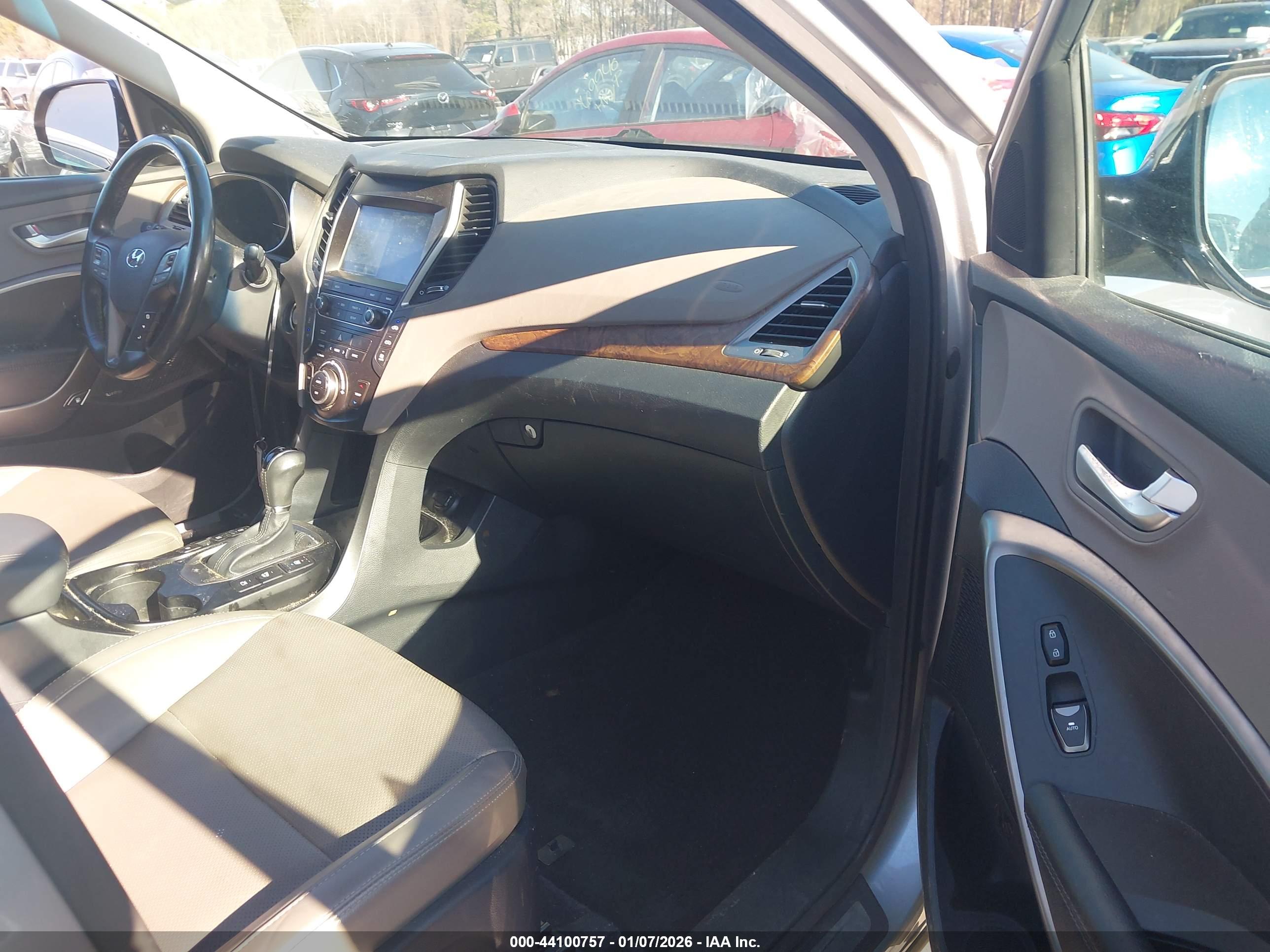 HYUNDAI SANTA image 5