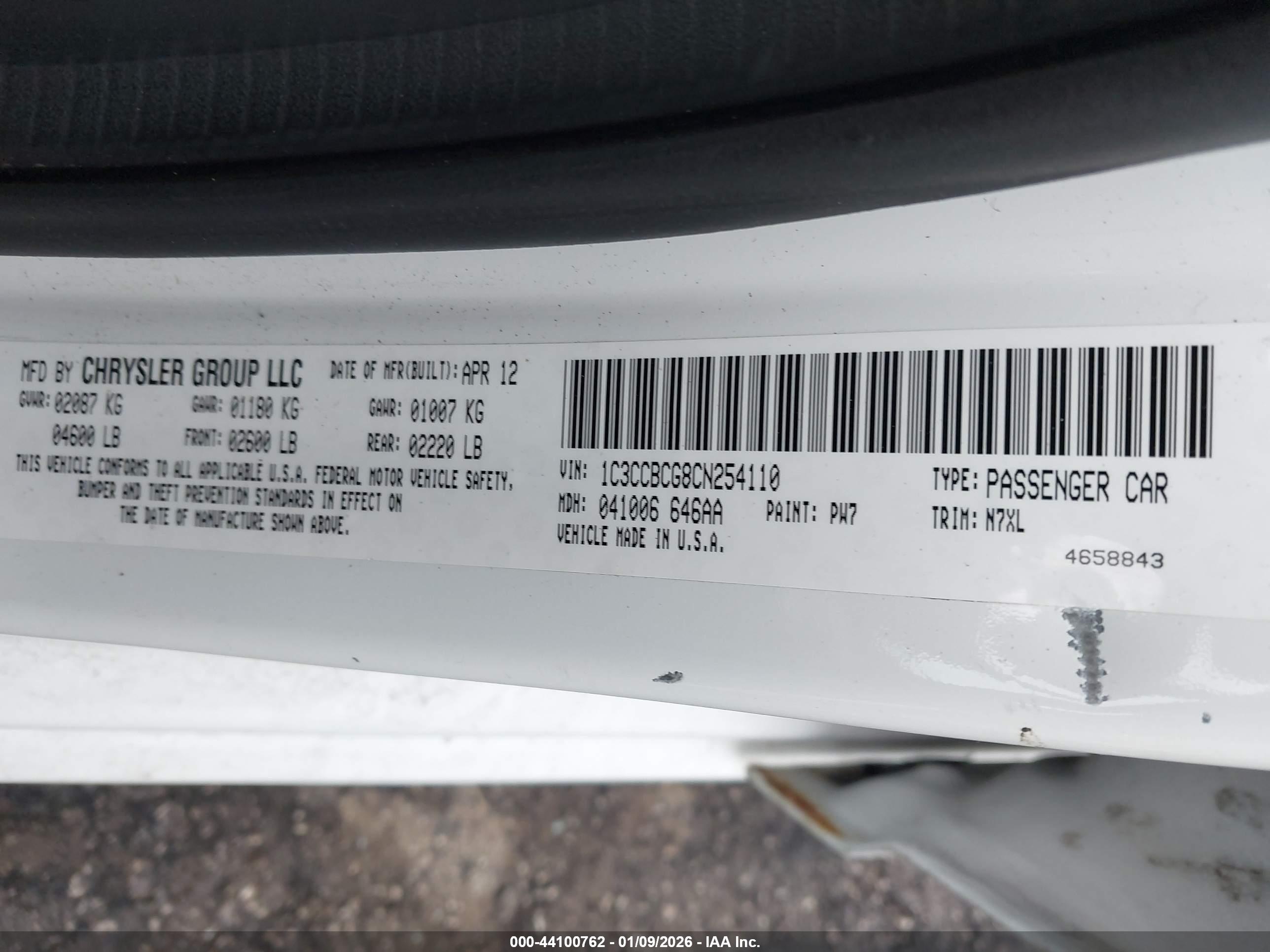 CHRYSLER 200 image 9