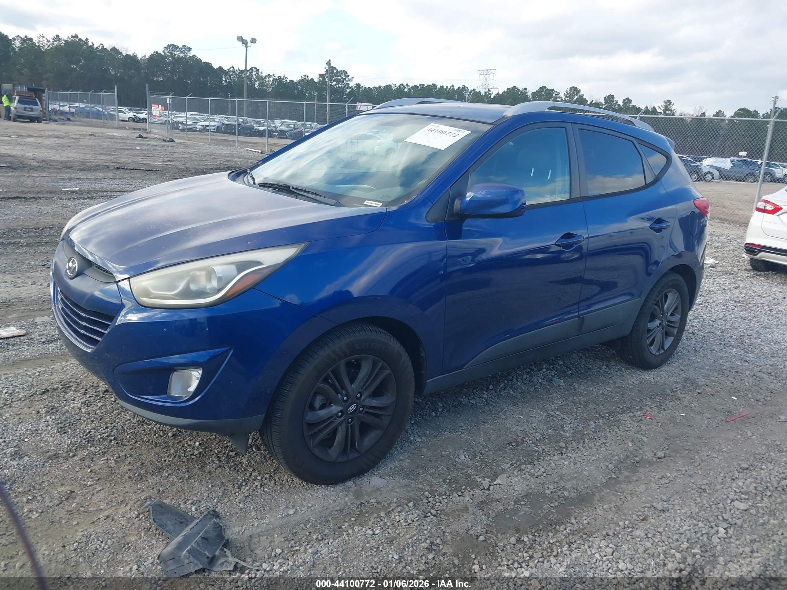HYUNDAI TUCSON image 2