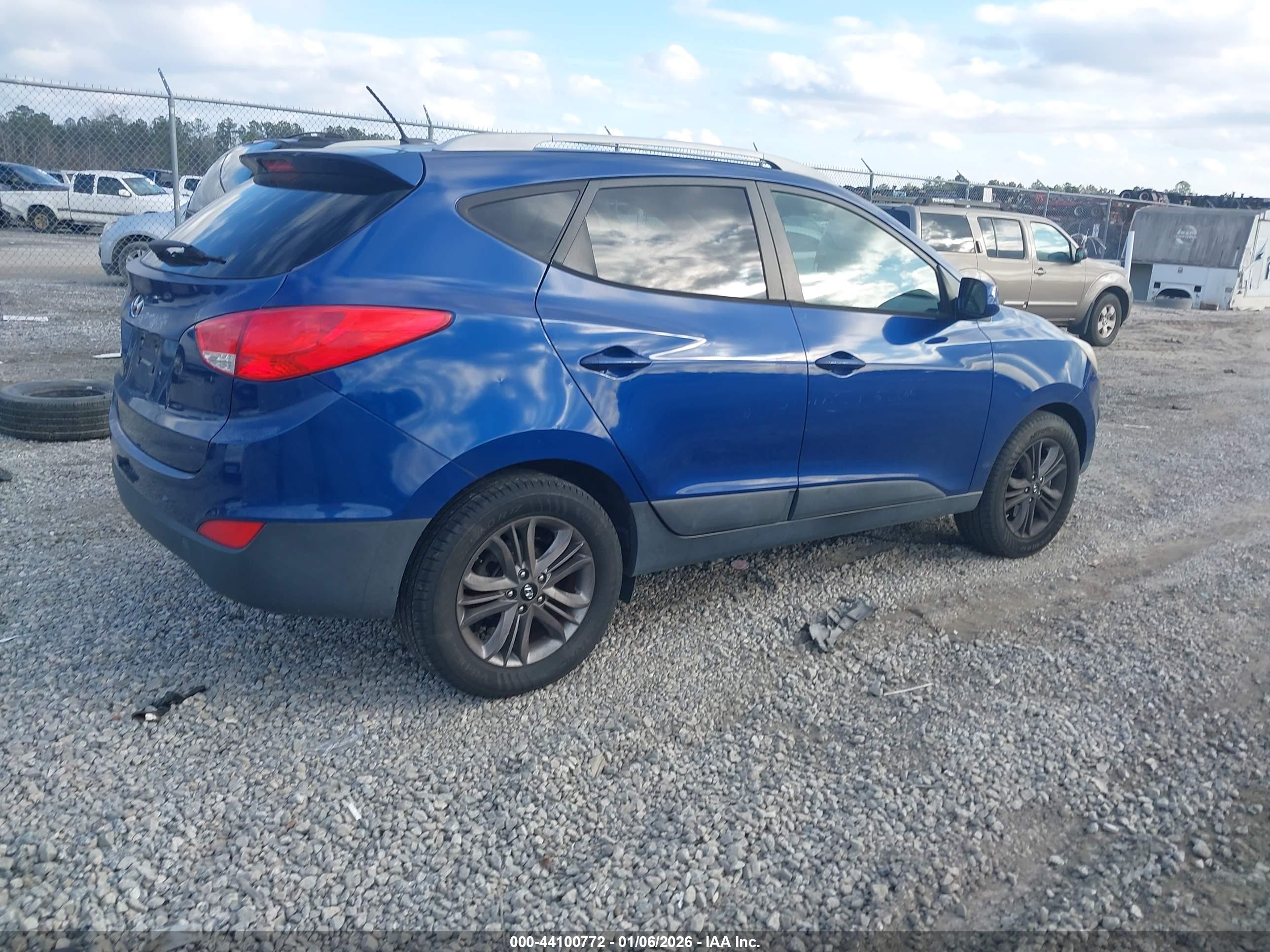 HYUNDAI TUCSON image 4