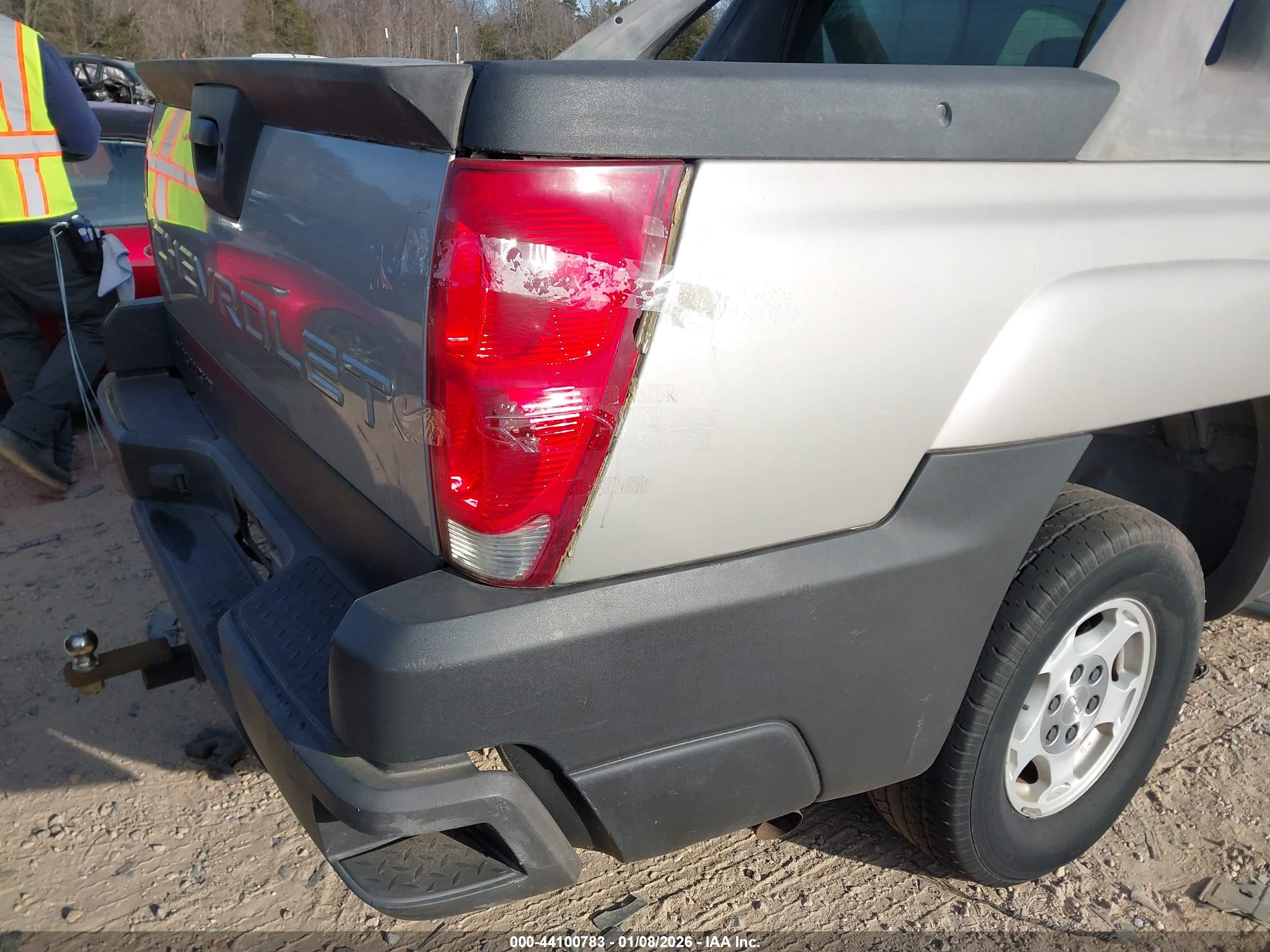 CHEVROLET AVALANCHE image 6