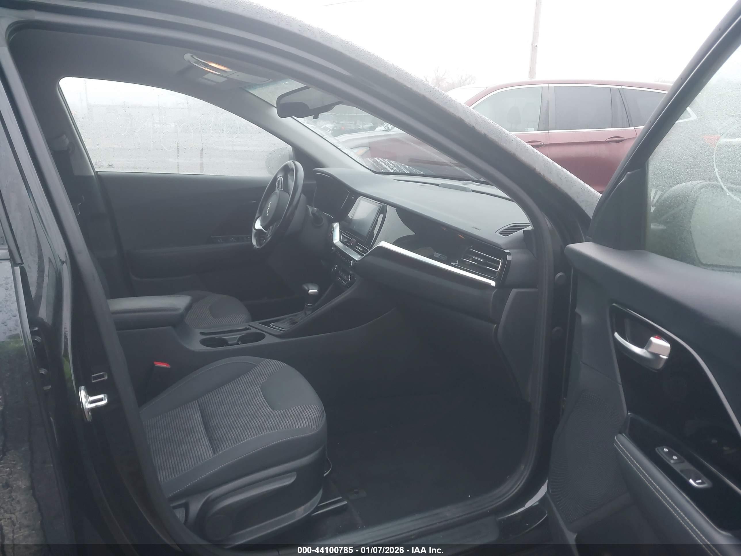 KIA NIRO image 5