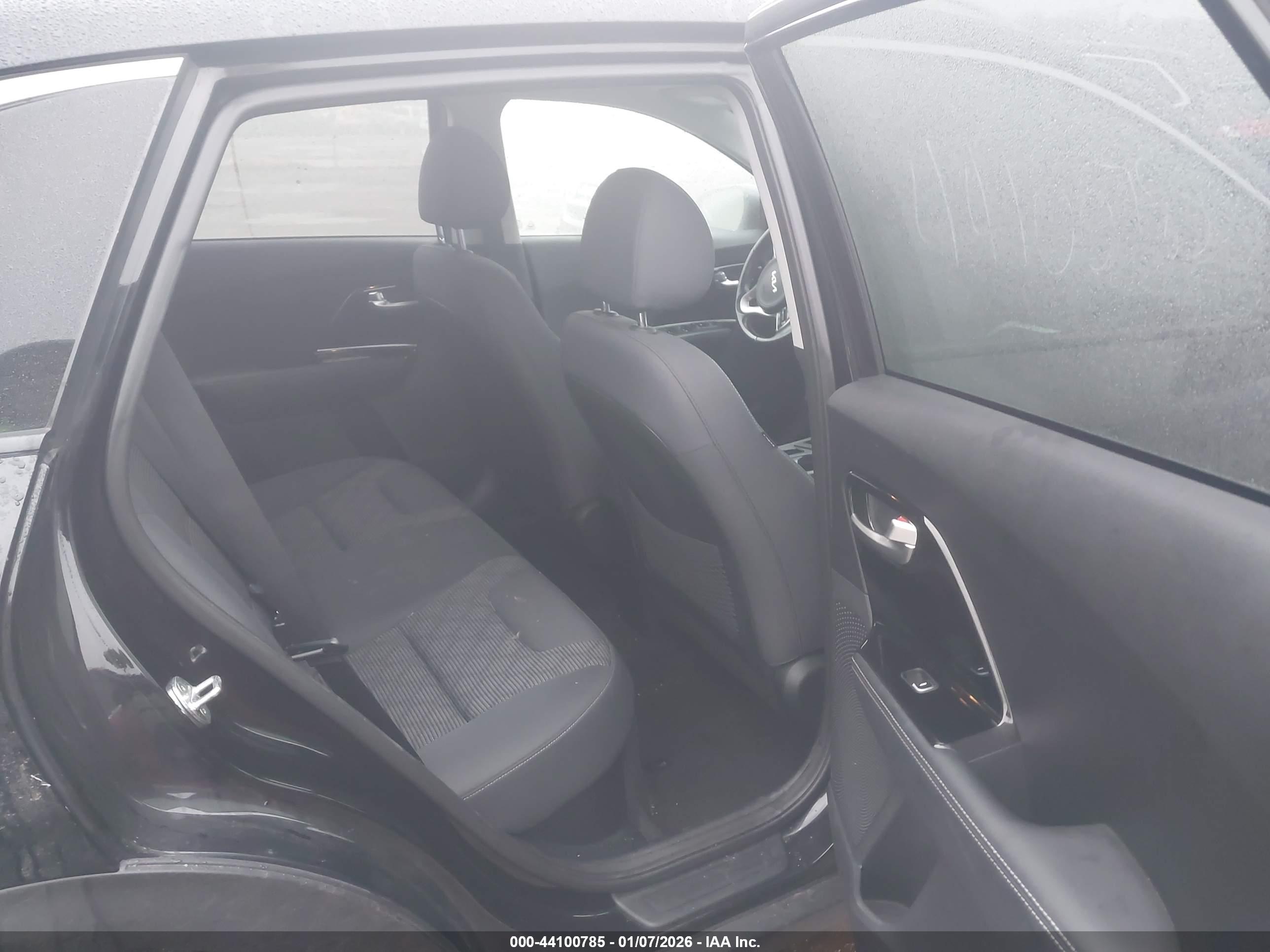 KIA NIRO image 8