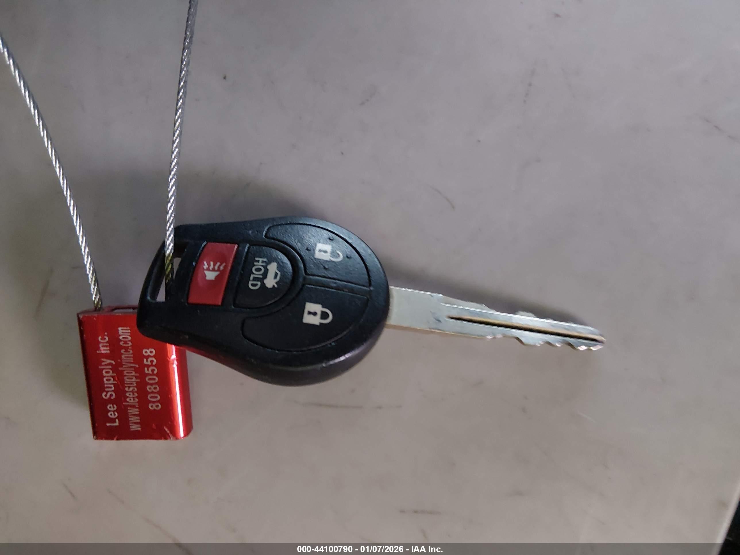 NISSAN VERSA image 11