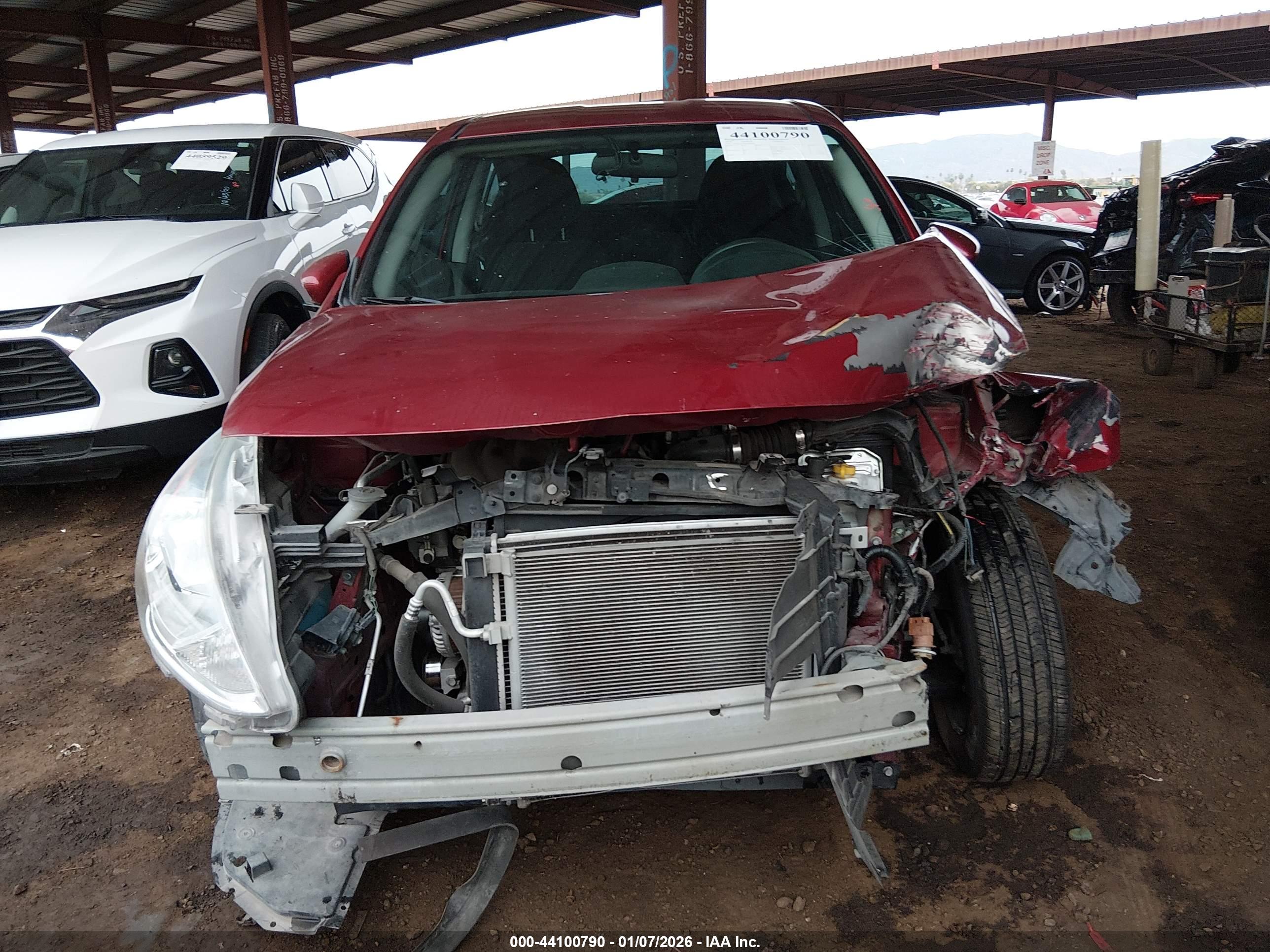 NISSAN VERSA image 6