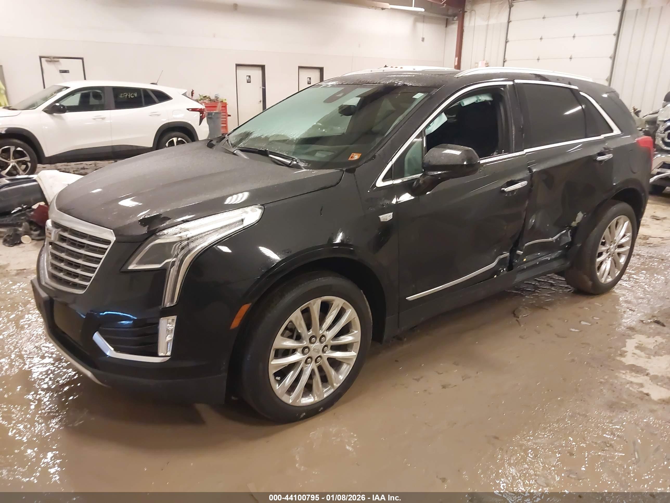 CADILLAC XT5 image 2