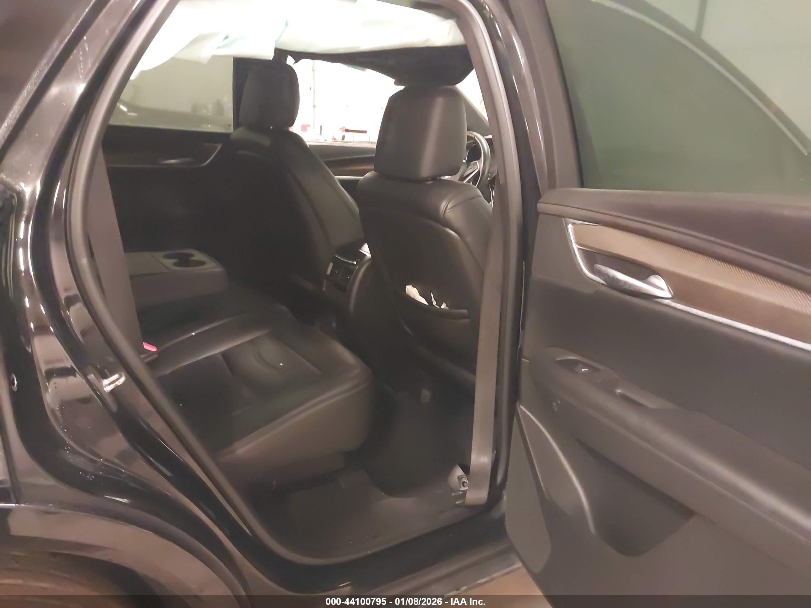 CADILLAC XT5 image 8