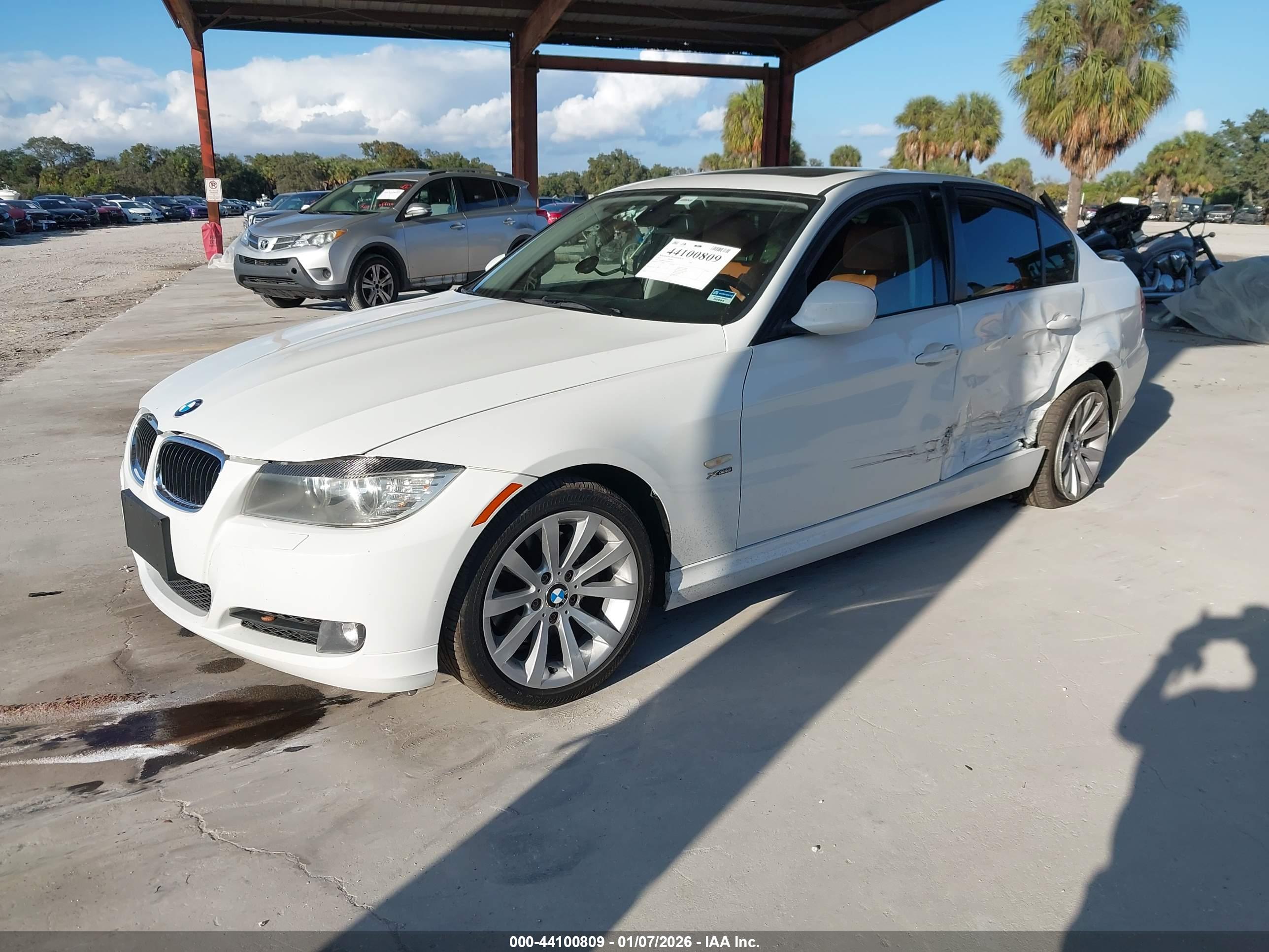 BMW 328I image 2