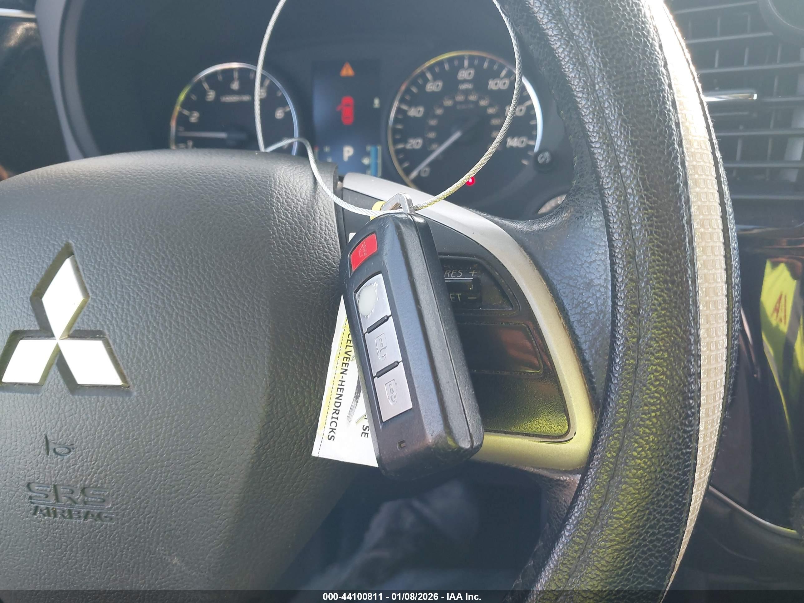 MITSUBISHI OUTLANDER image 11