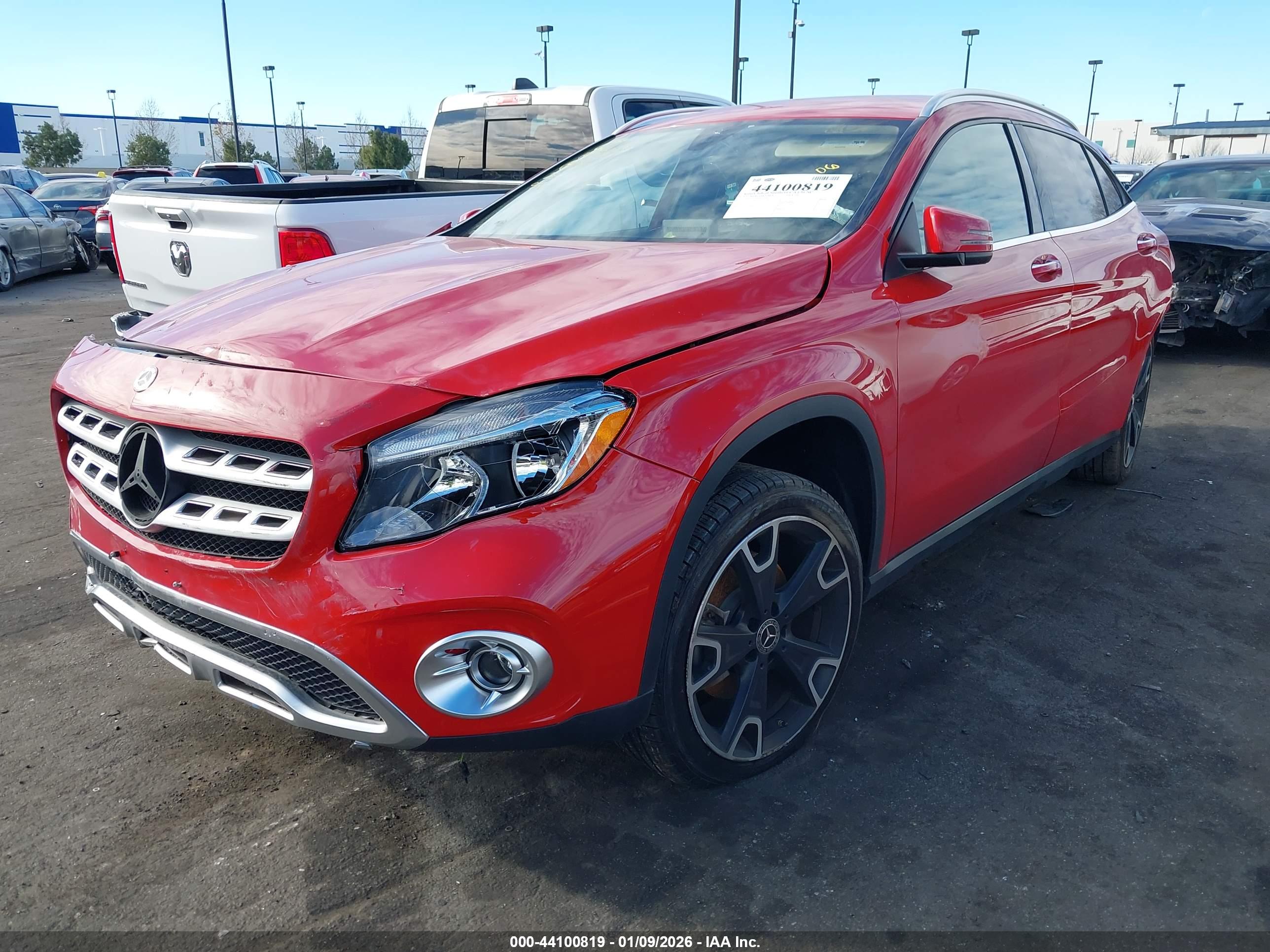 MERCEDES-BENZ GLA image 2