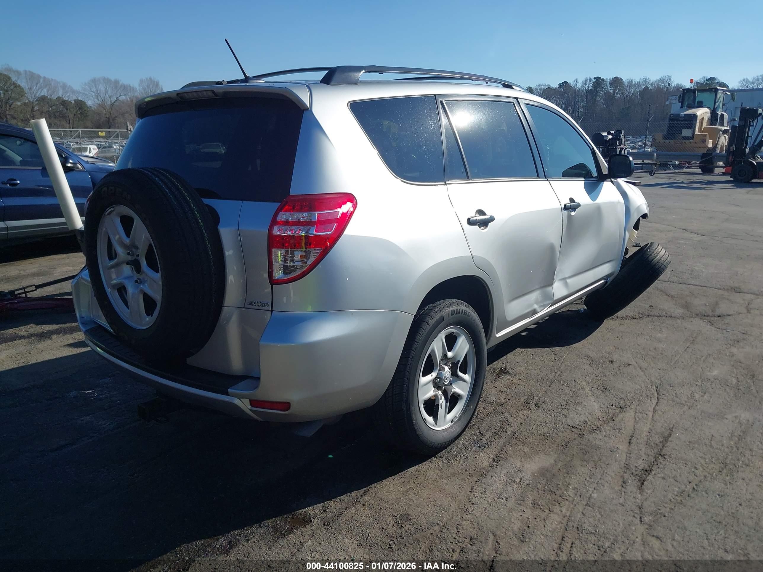 TOYOTA RAV4 image 4