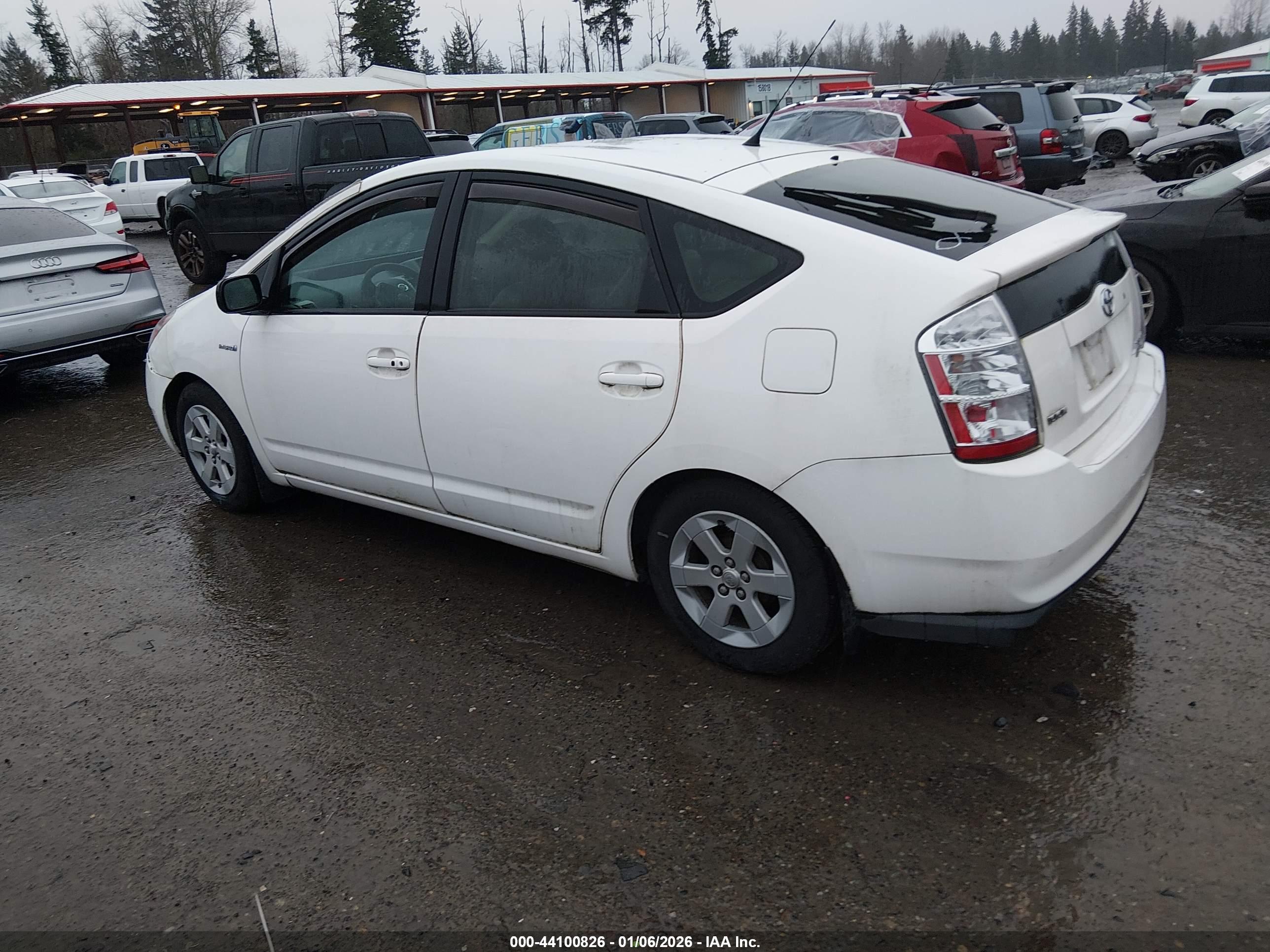 TOYOTA PRIUS image 3