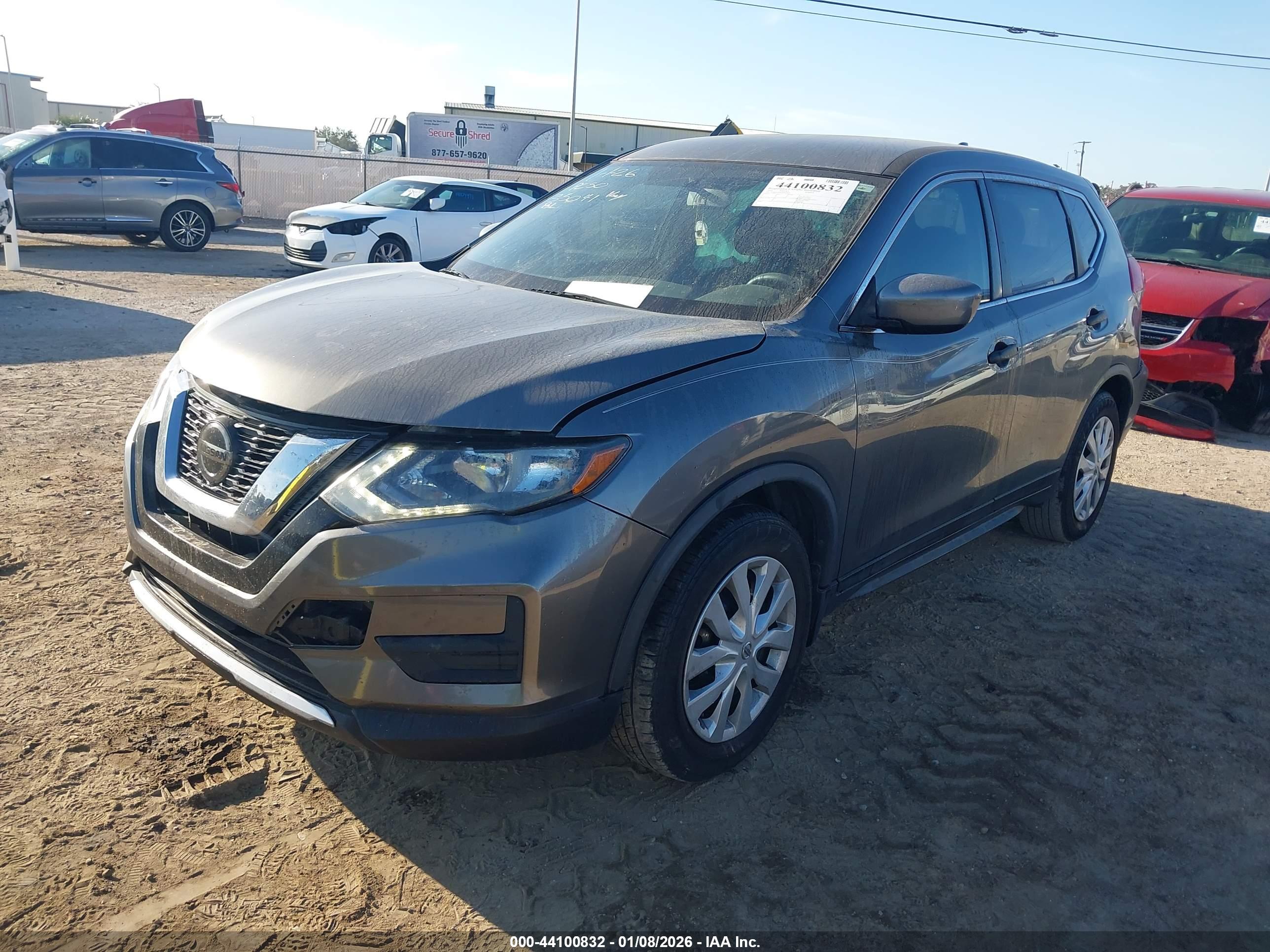 NISSAN ROGUE image 2