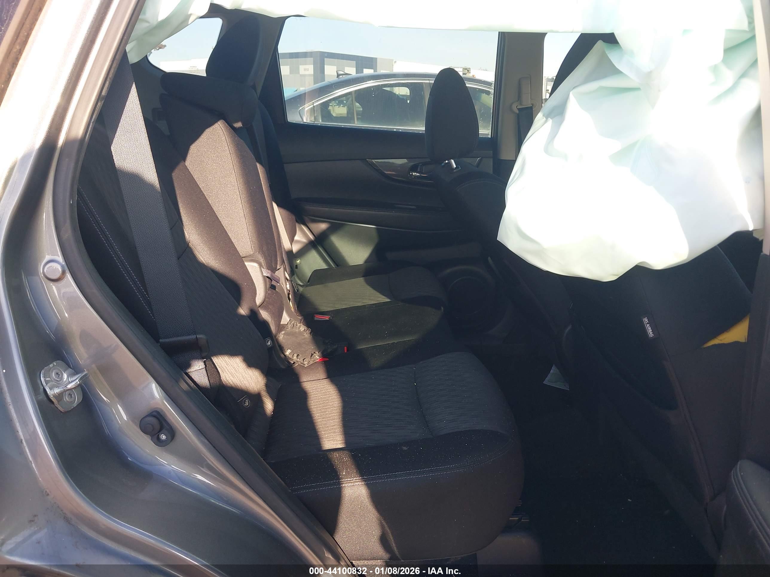 NISSAN ROGUE image 8