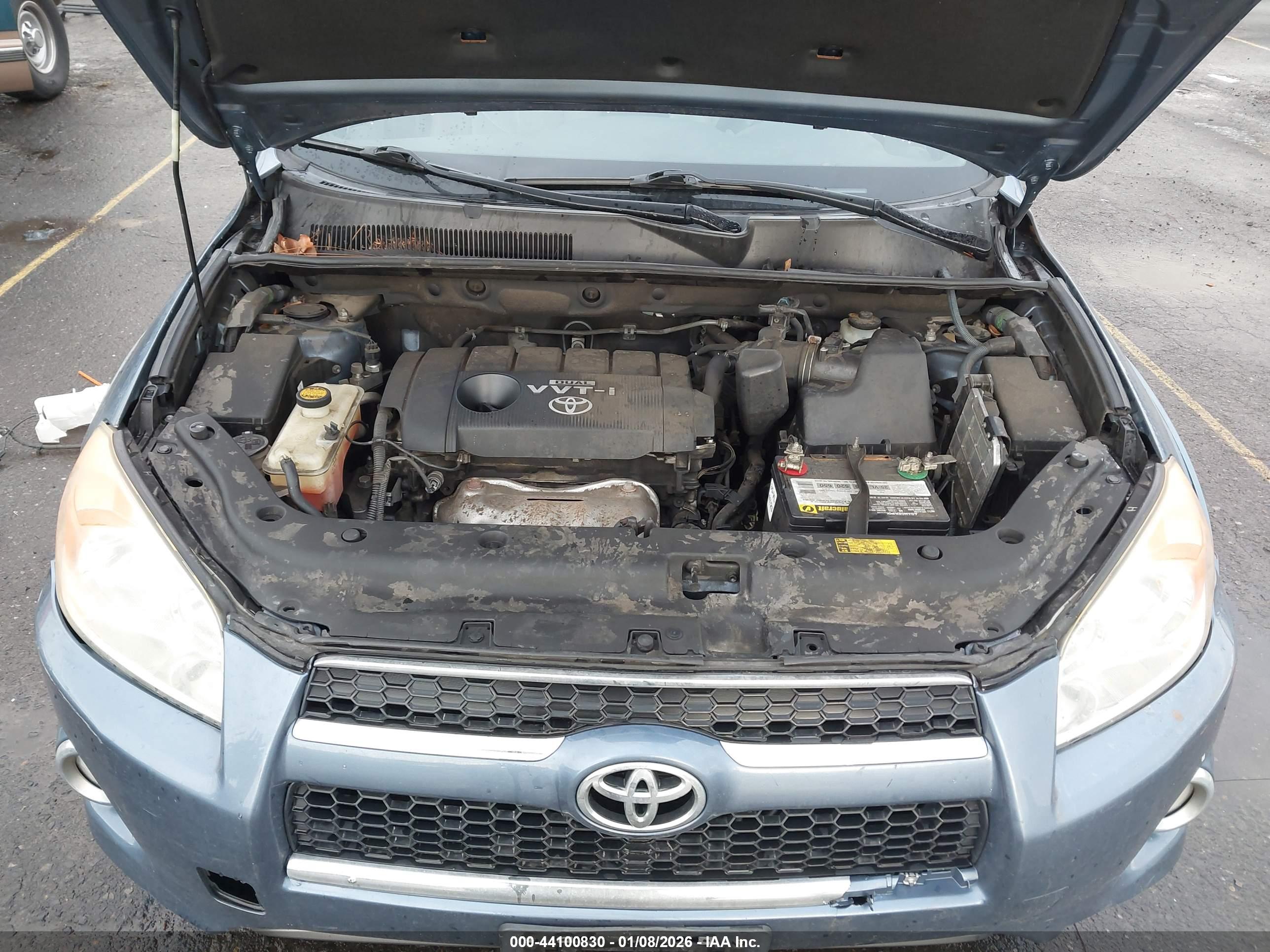 TOYOTA RAV4 image 10
