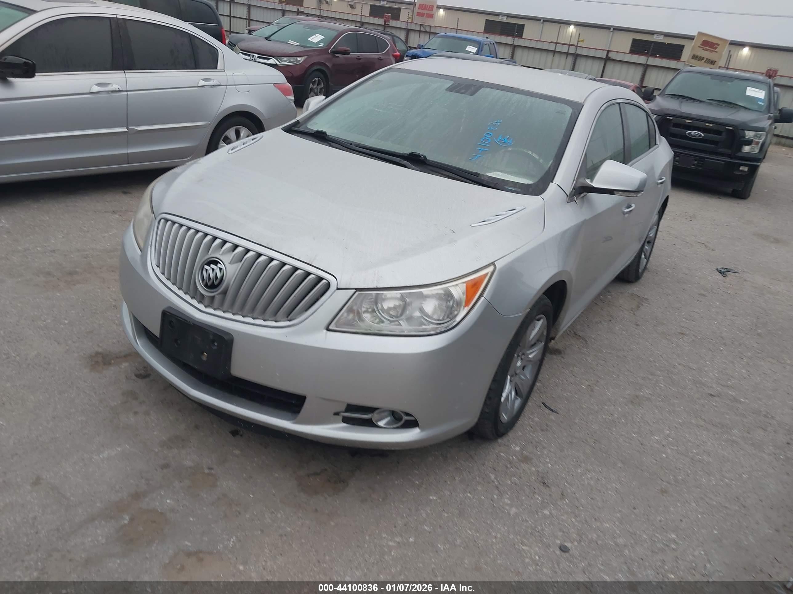 BUICK LACROSSE image 2