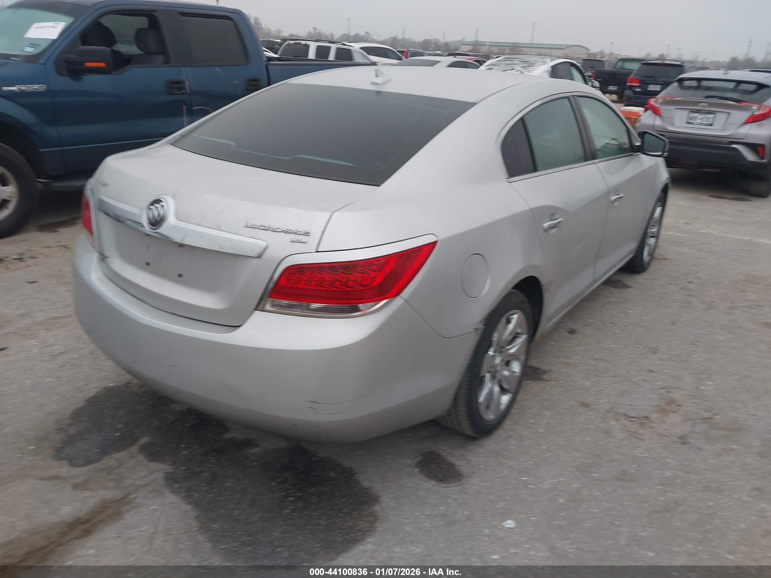 BUICK LACROSSE image 4