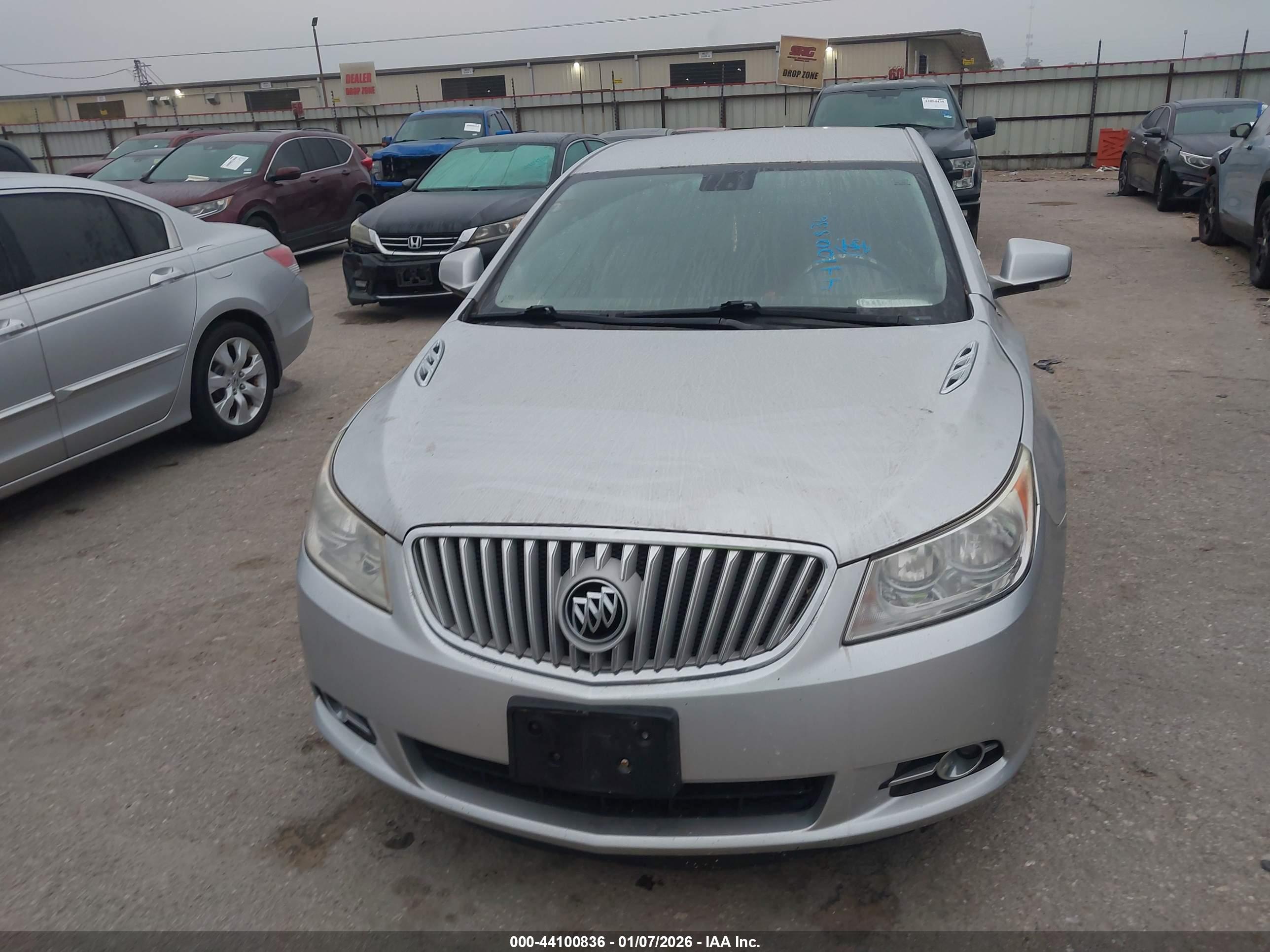 BUICK LACROSSE image 6