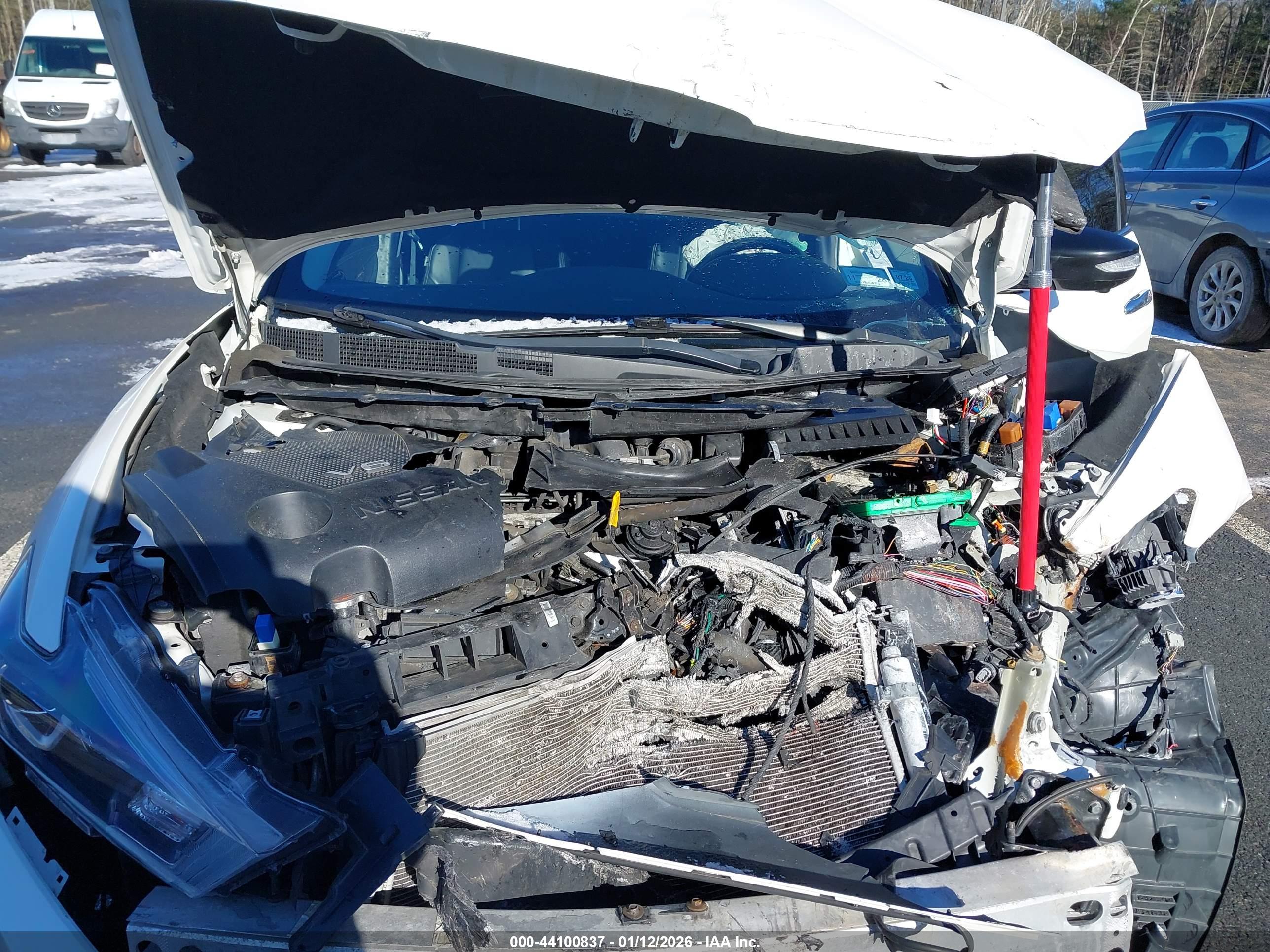 NISSAN MAXIMA image 10