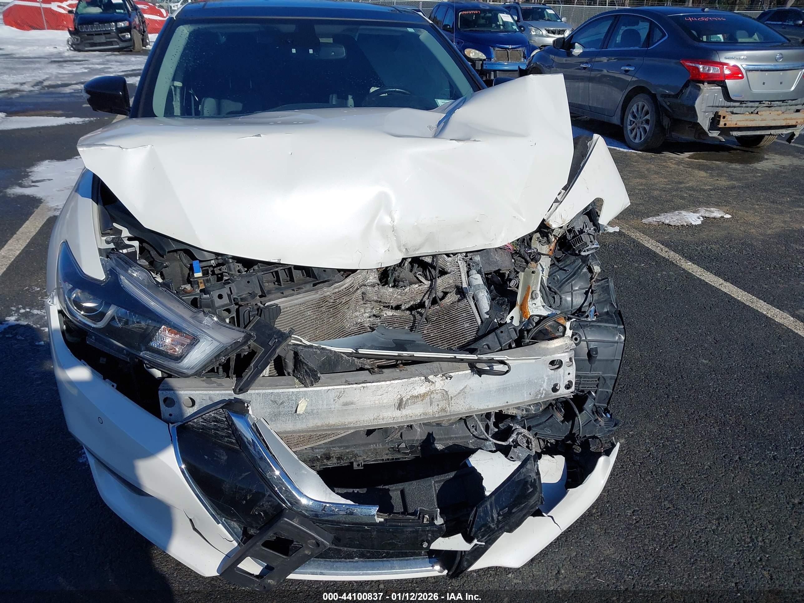 NISSAN MAXIMA image 6