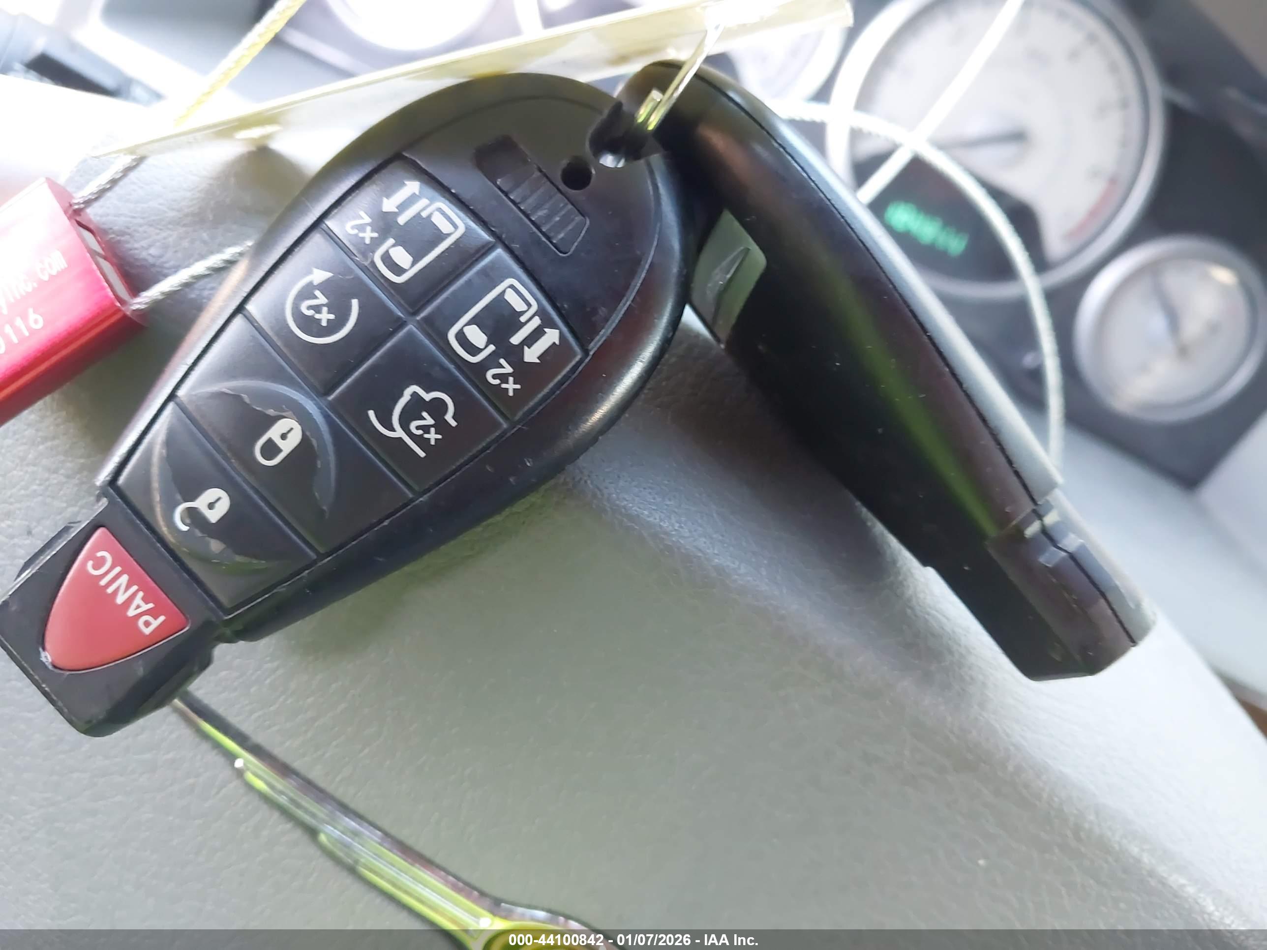 CHRYSLER TOWN image 11