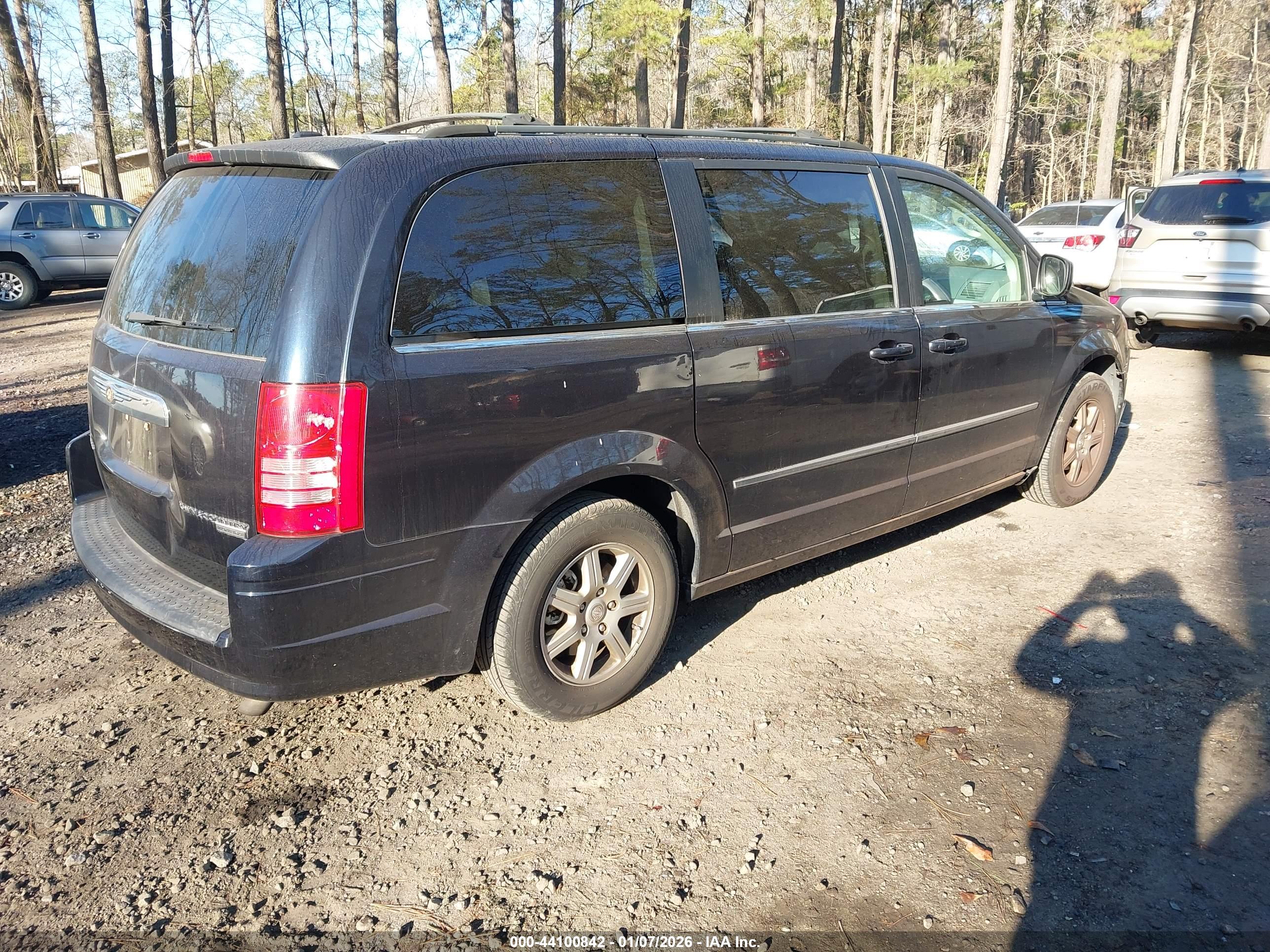 CHRYSLER TOWN image 4