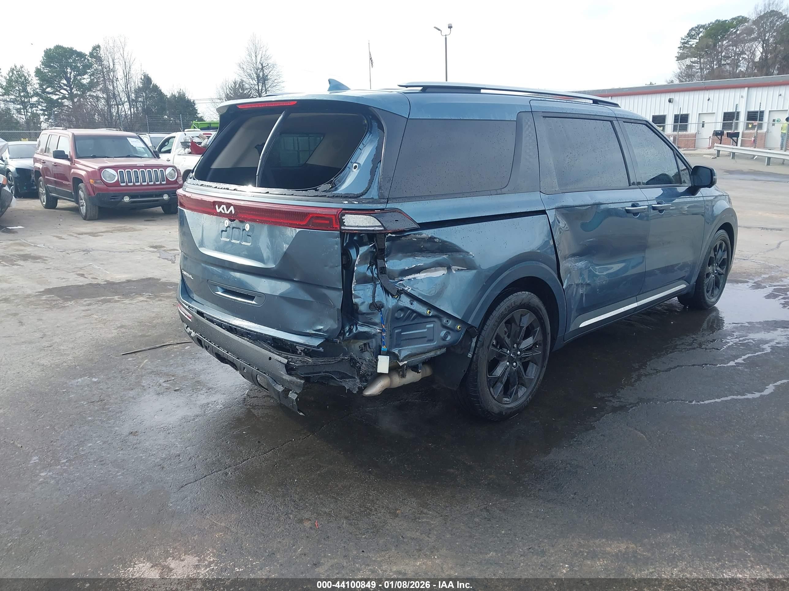 KIA CARNIVAL image 4