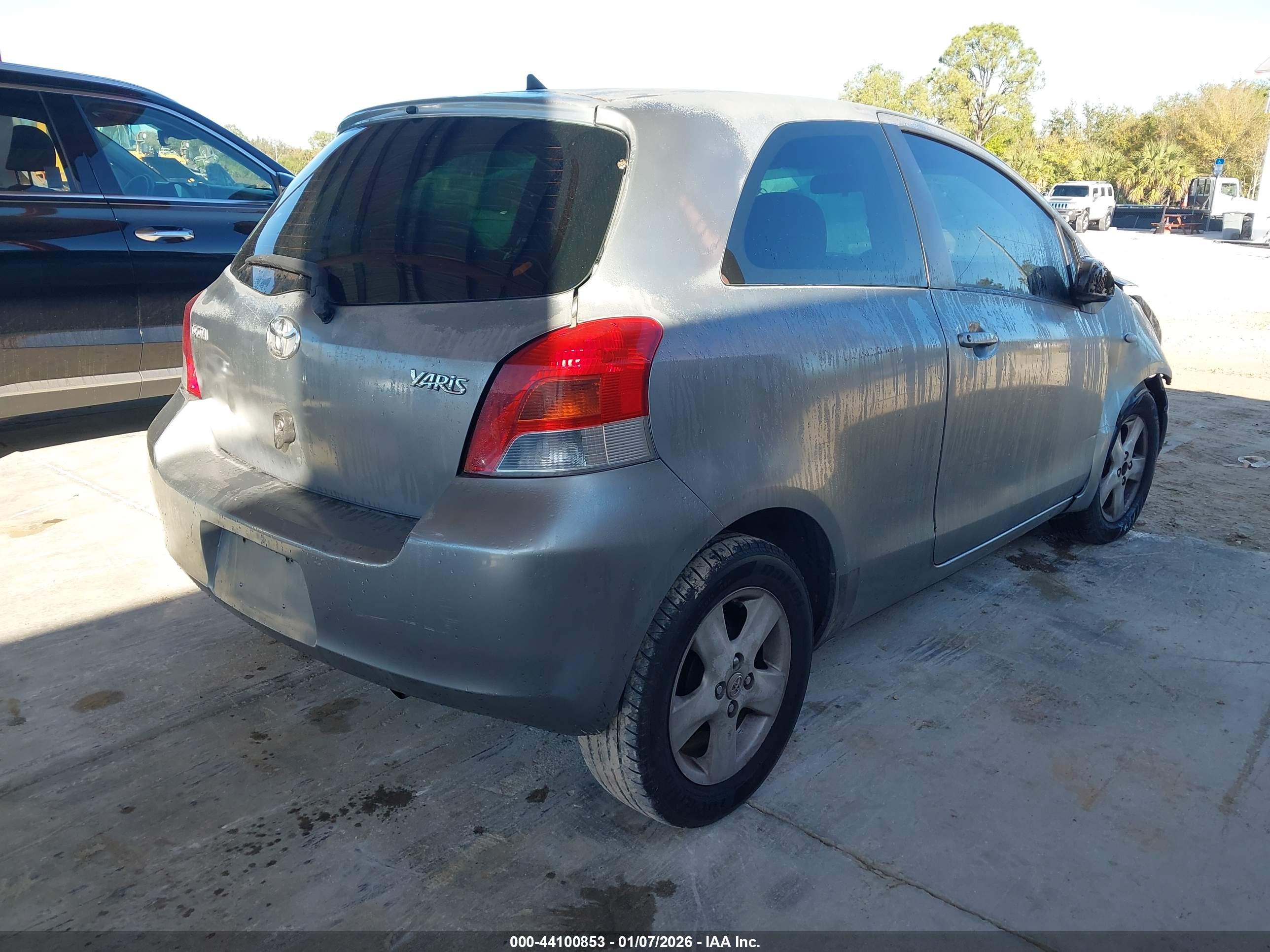 TOYOTA YARIS image 4