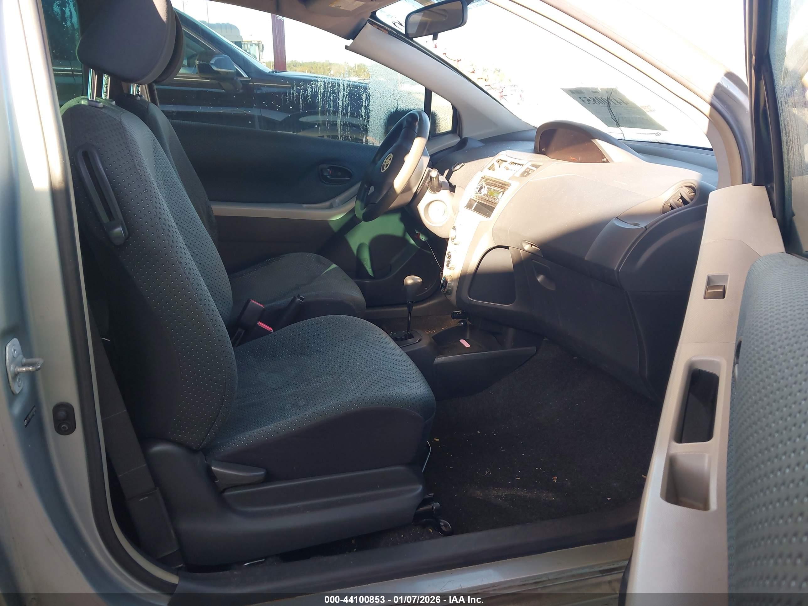 TOYOTA YARIS image 5