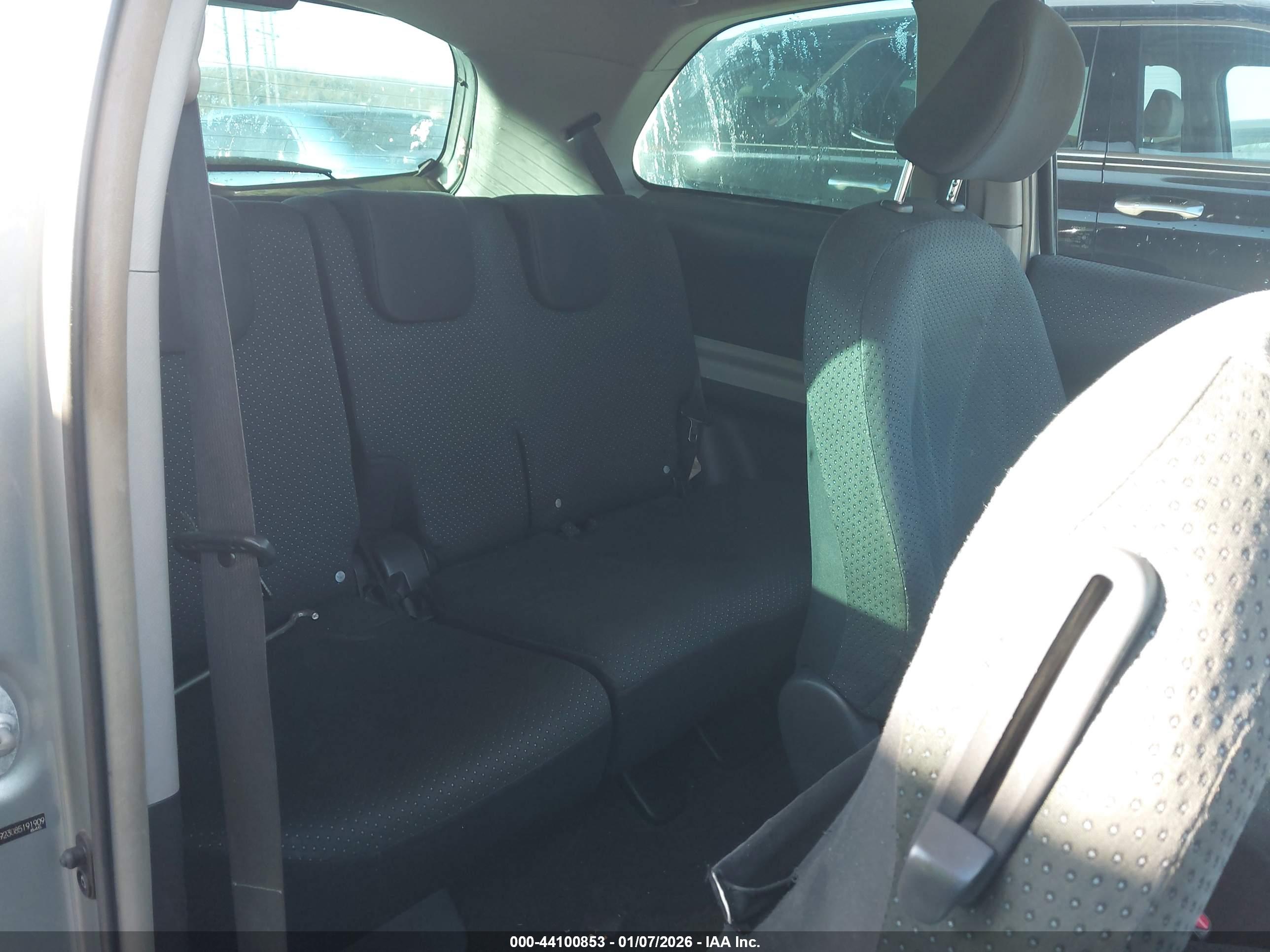 TOYOTA YARIS image 8