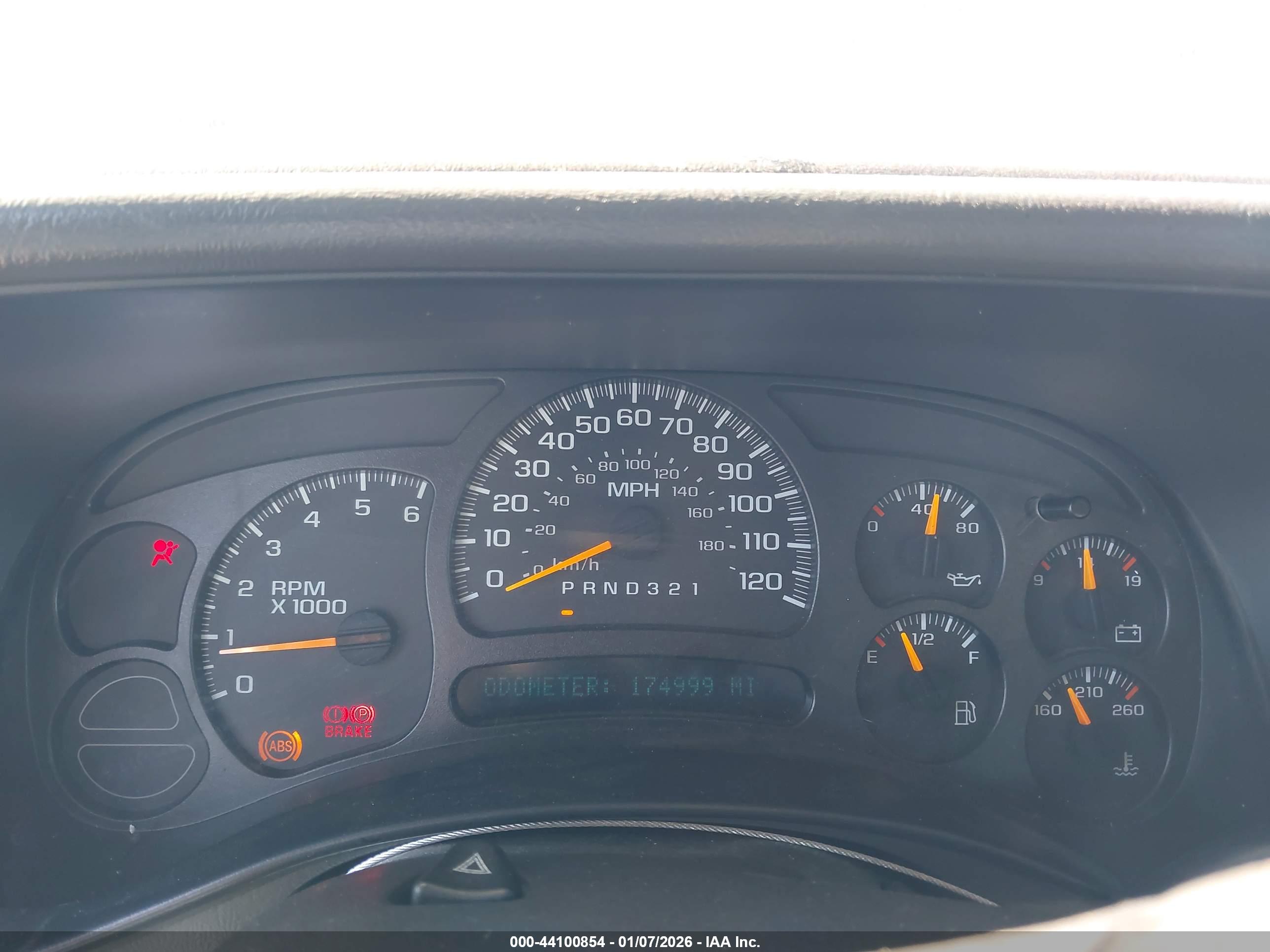 CHEVROLET SILVERADO image 7