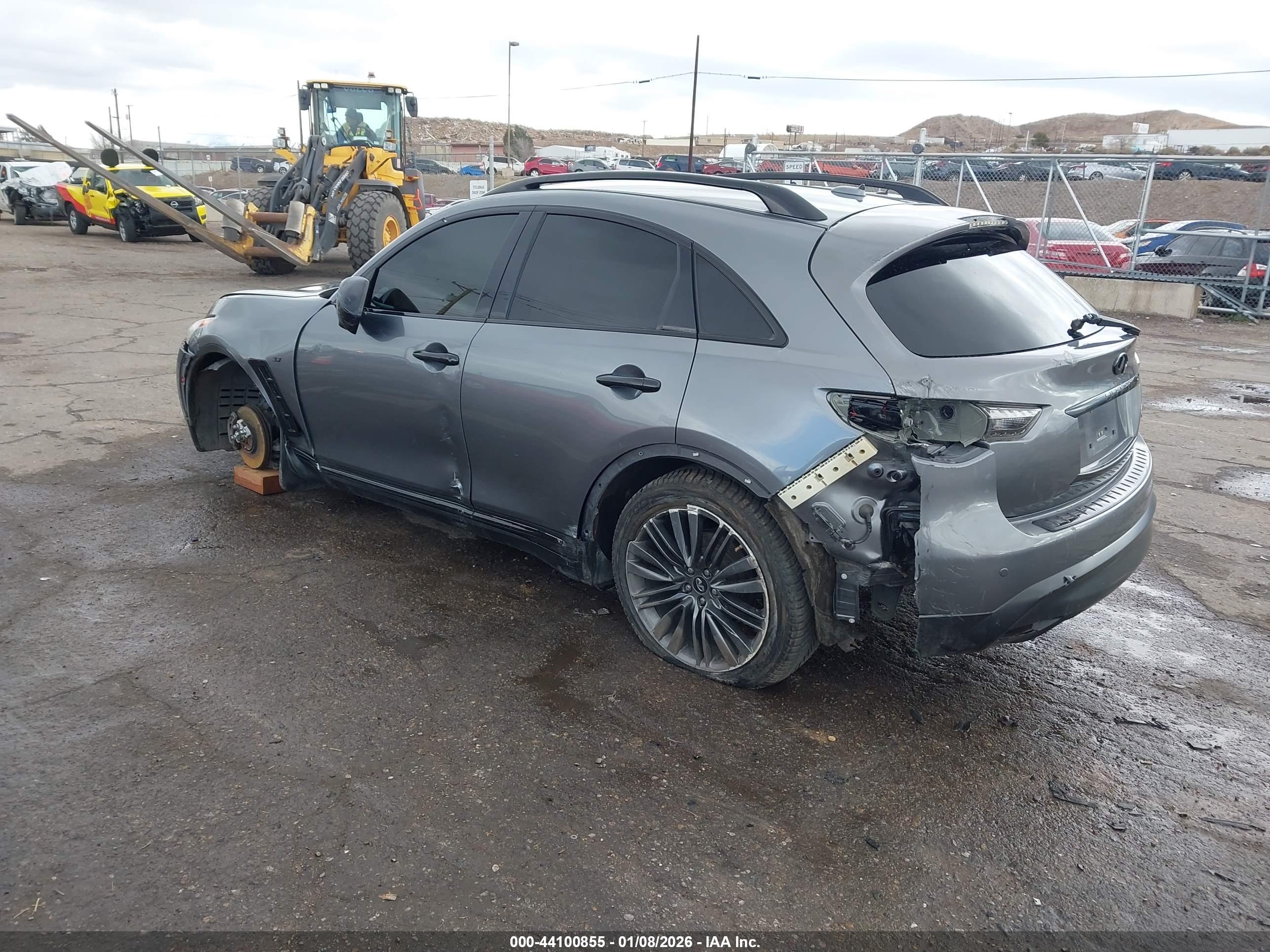 INFINITI QX70 image 3