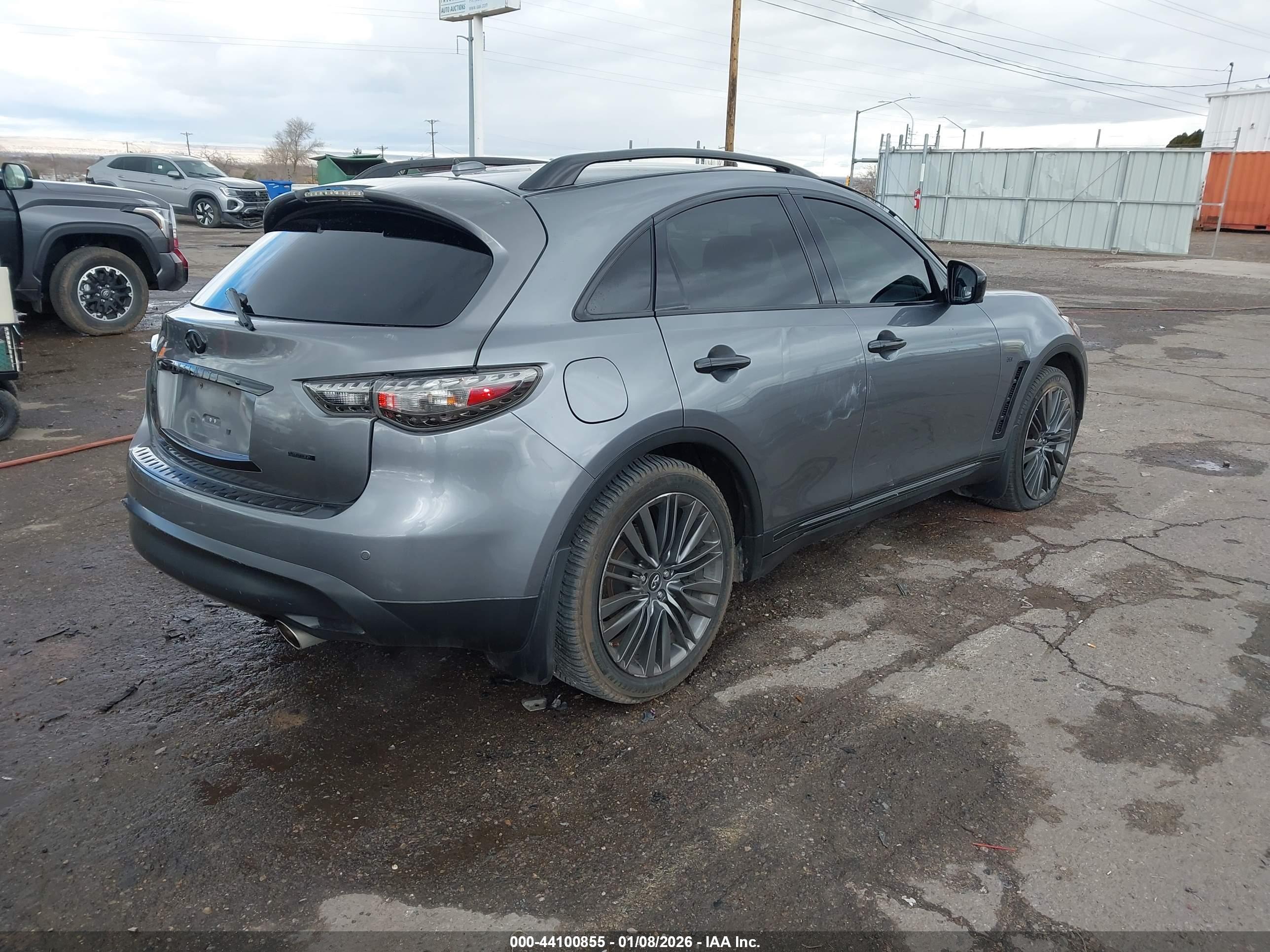 INFINITI QX70 image 4