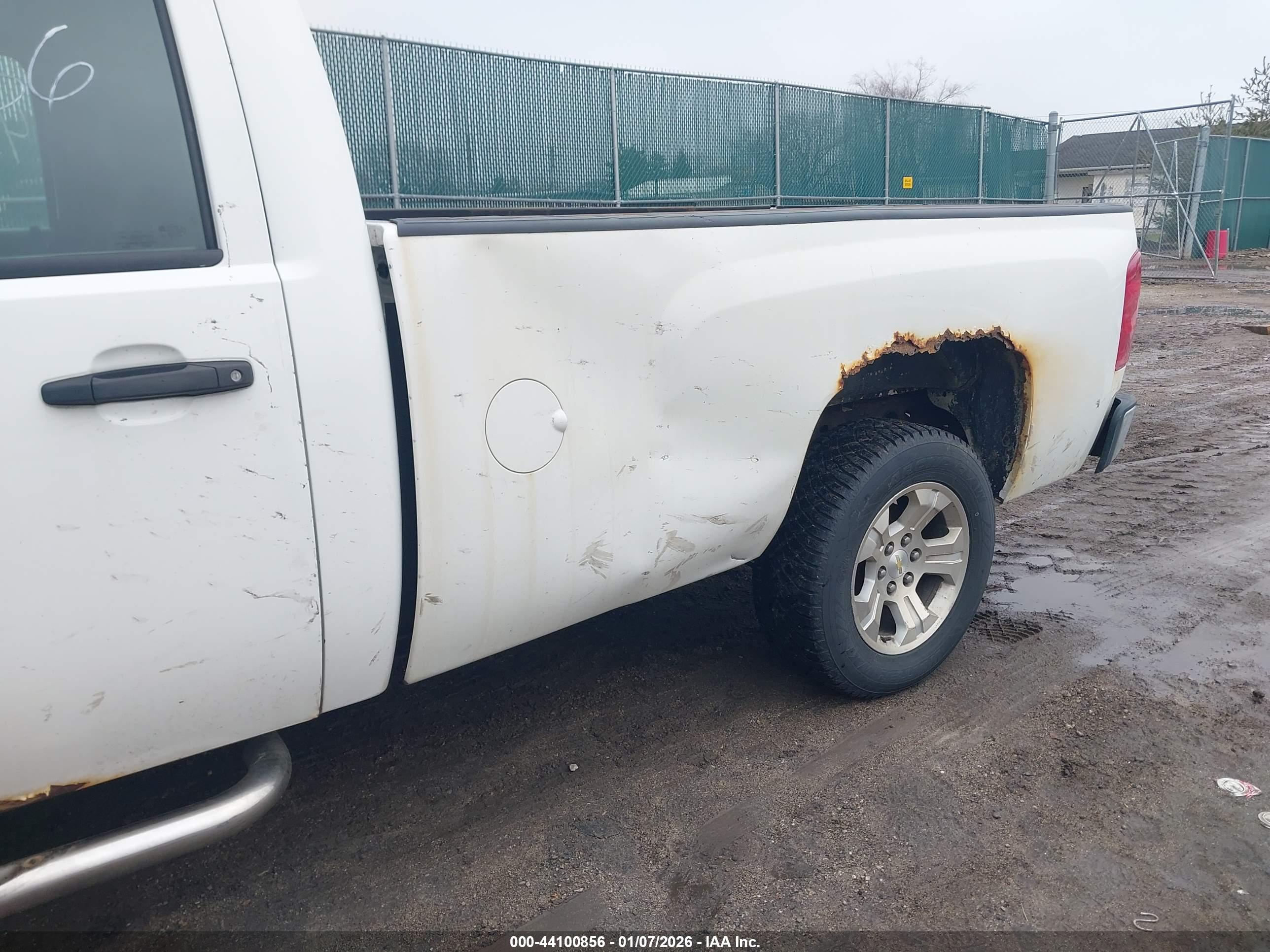 CHEVROLET SILVERADO image 6