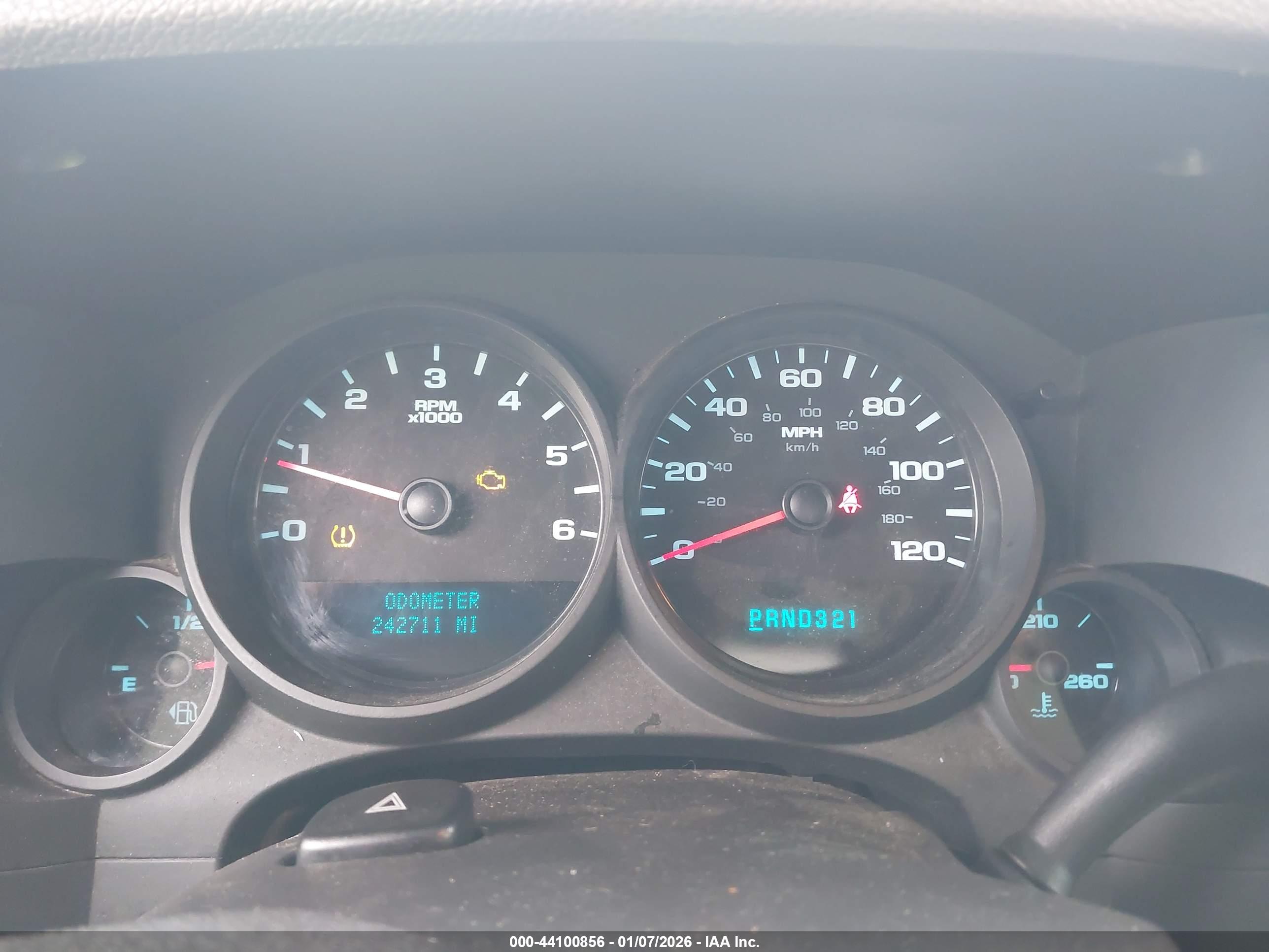 CHEVROLET SILVERADO image 7