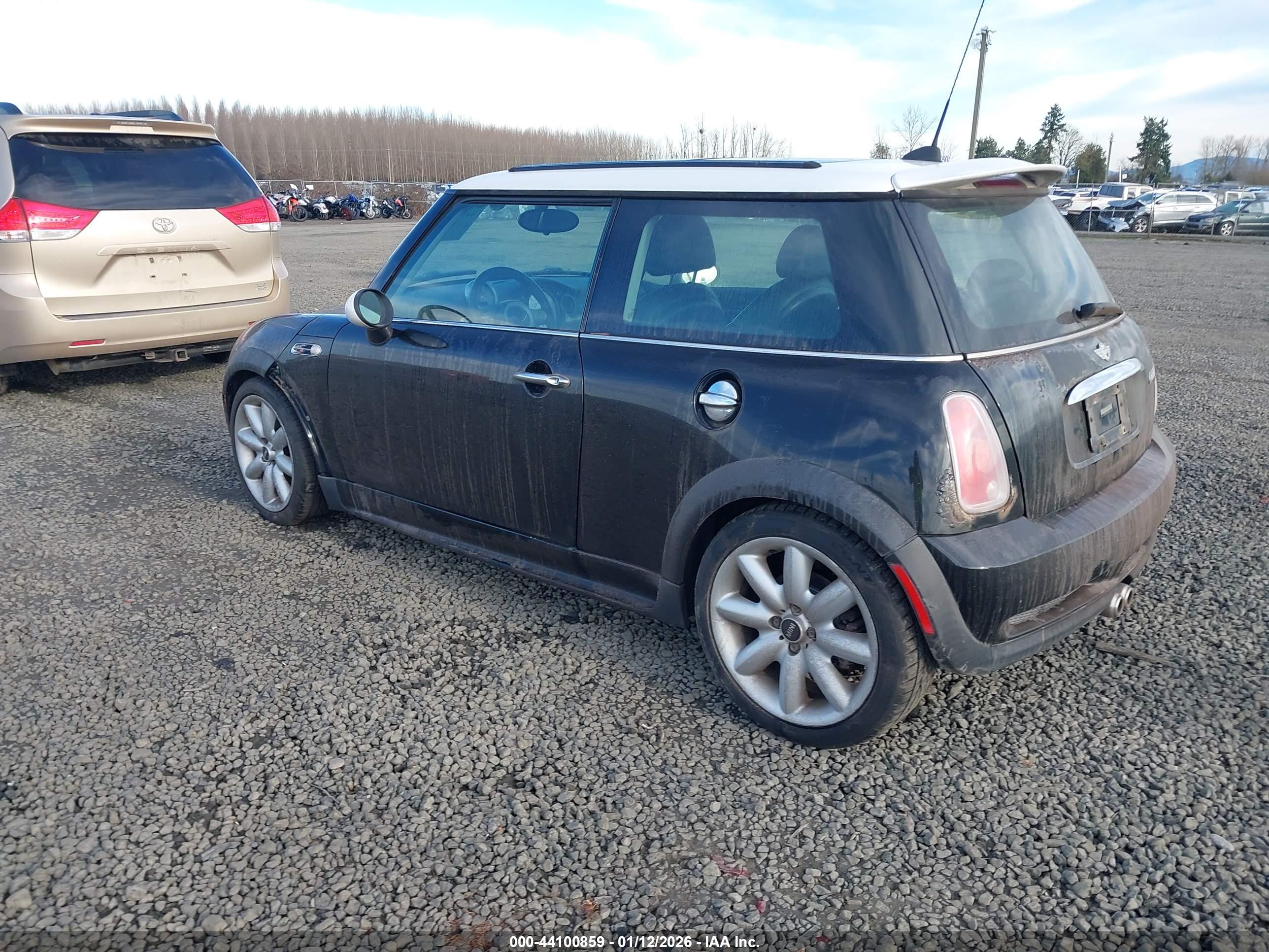 MINI COOPER image 3