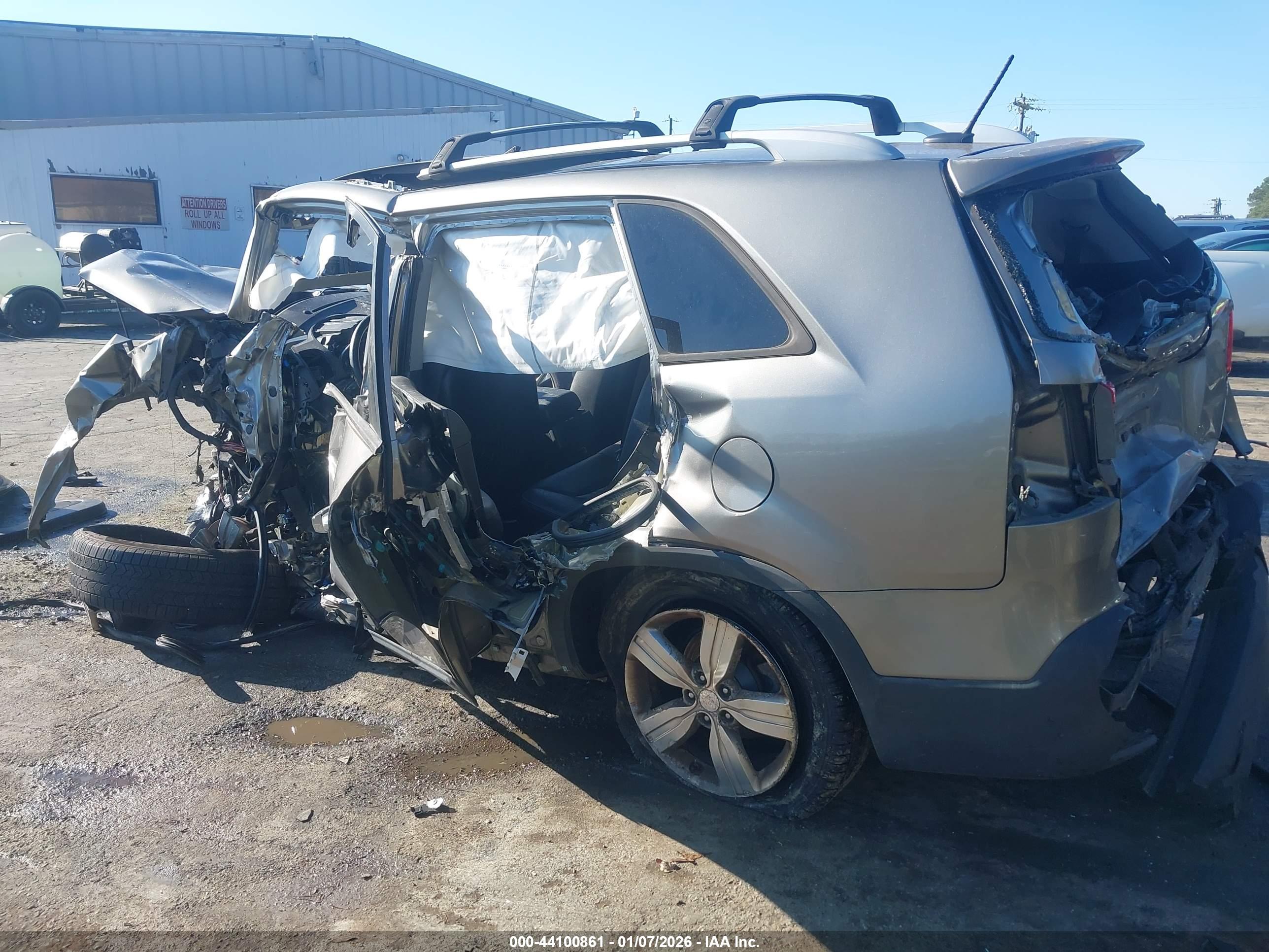 KIA SORENTO image 3