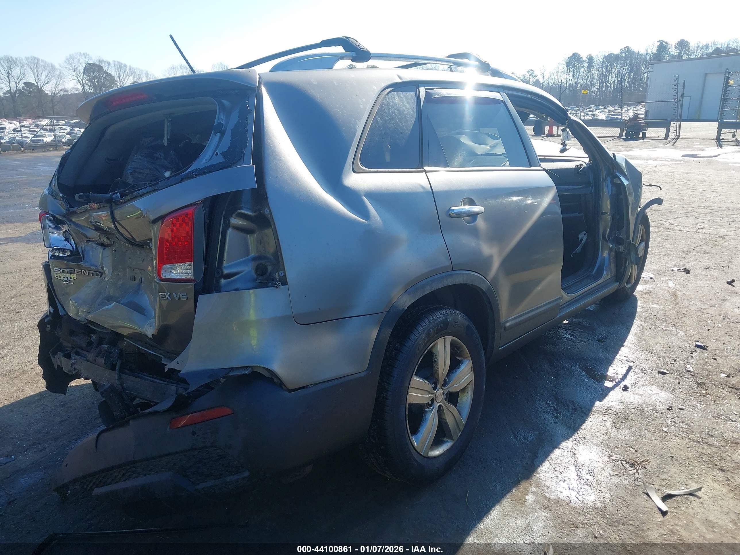 KIA SORENTO image 4