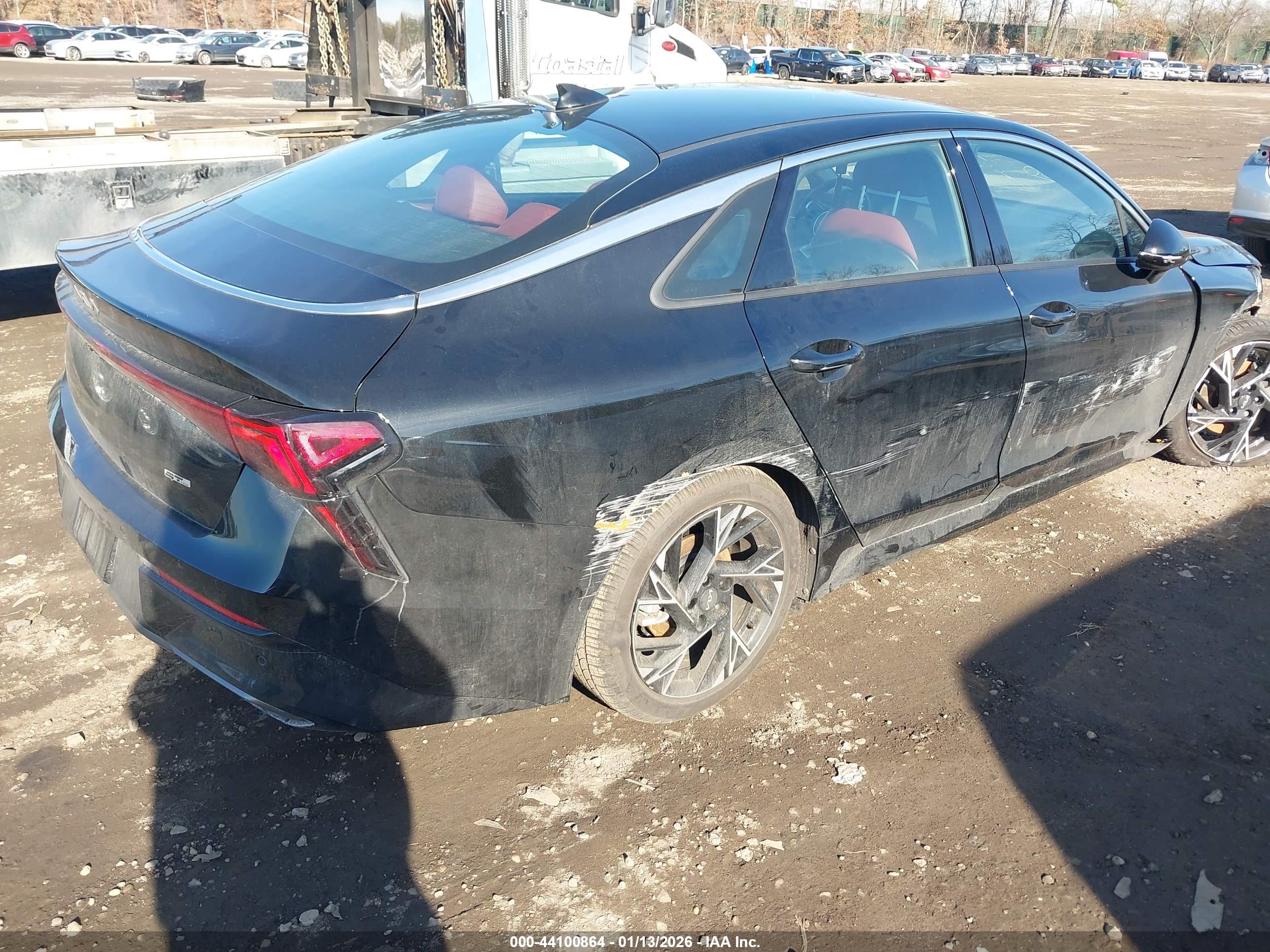 KIA K5 image 4