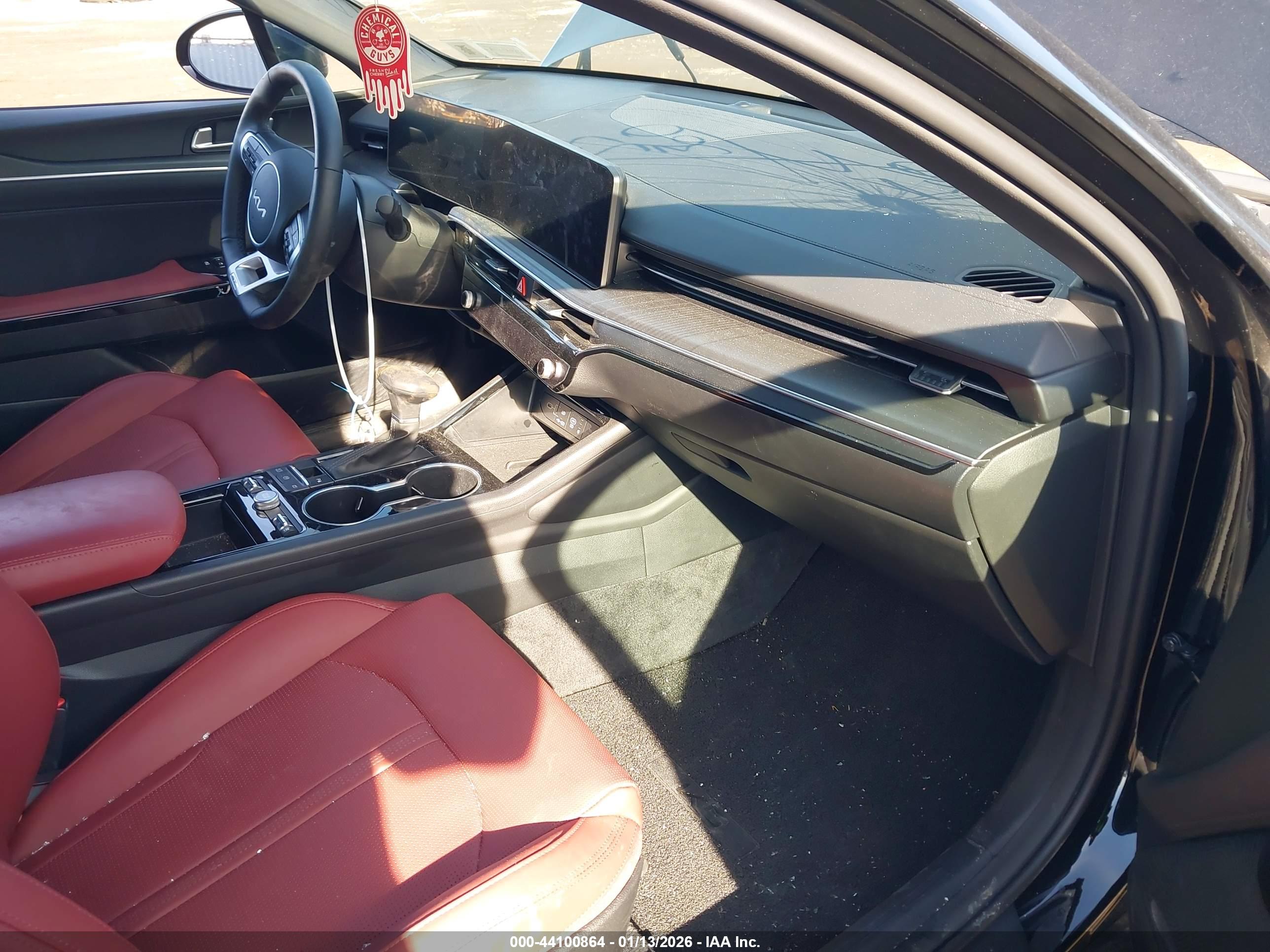 KIA K5 image 5